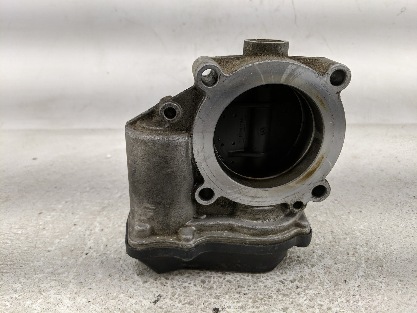 2009-2018 Volkswagen Tiguan Throttle Body P/N:06F 133 062 T 5Q0 614 517 CG Fits OEM Used Auto Parts - Oemusedautoparts1.com