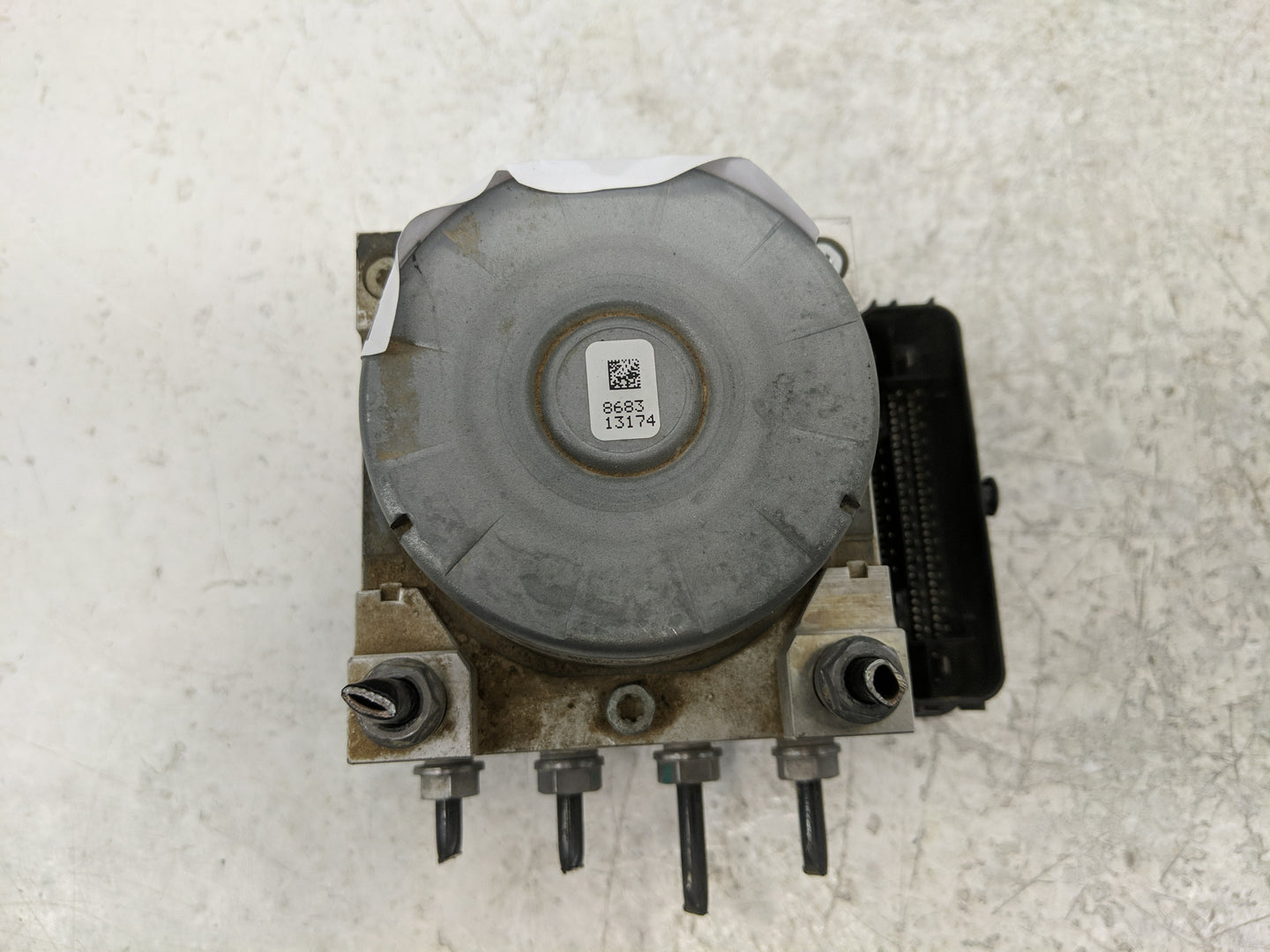 2009-2018 Volkswagen Tiguan Throttle Body P/N:5Q0 614 517 CG Fits OEM Used Auto Parts - Oemusedautoparts1.com