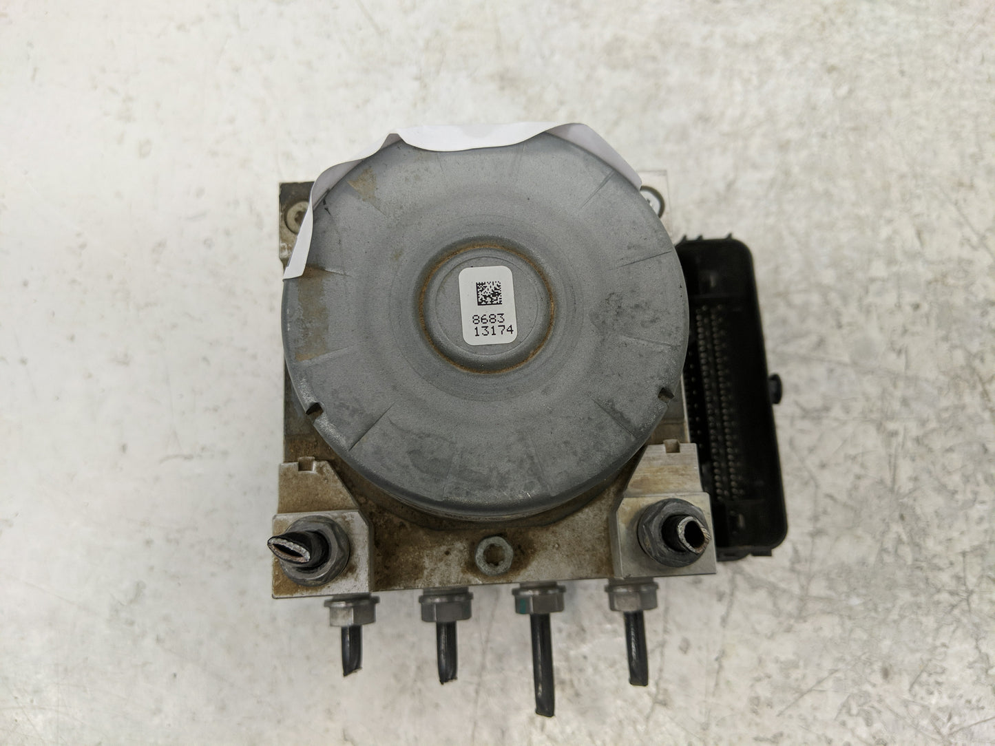 2009-2018 Volkswagen Tiguan Throttle Body P/N:5Q0 614 517 CG Fits OEM Used Auto Parts - Oemusedautoparts1.com