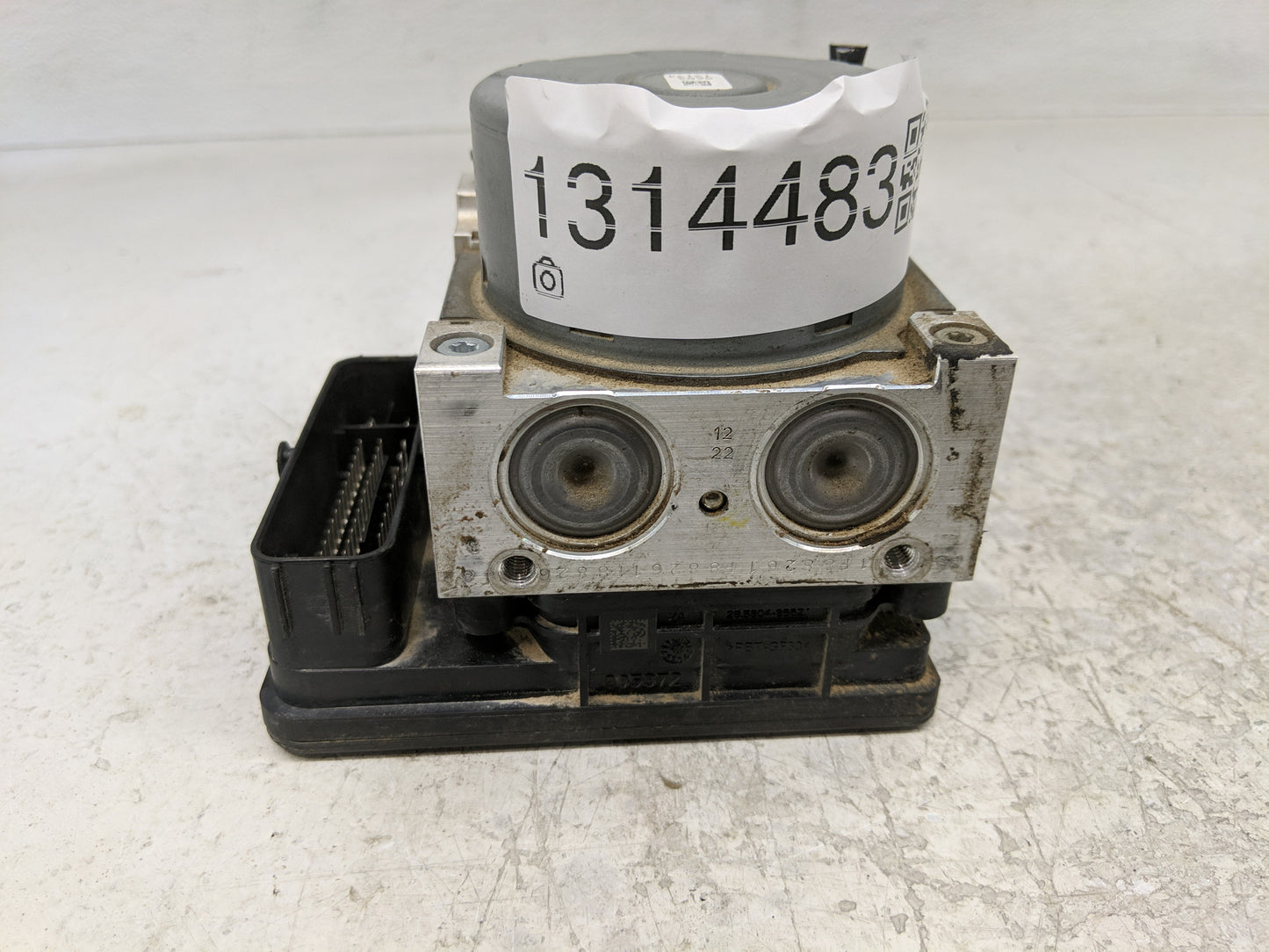 2009-2018 Volkswagen Tiguan Throttle Body P/N:5Q0 614 517 CG Fits OEM Used Auto Parts - Oemusedautoparts1.com