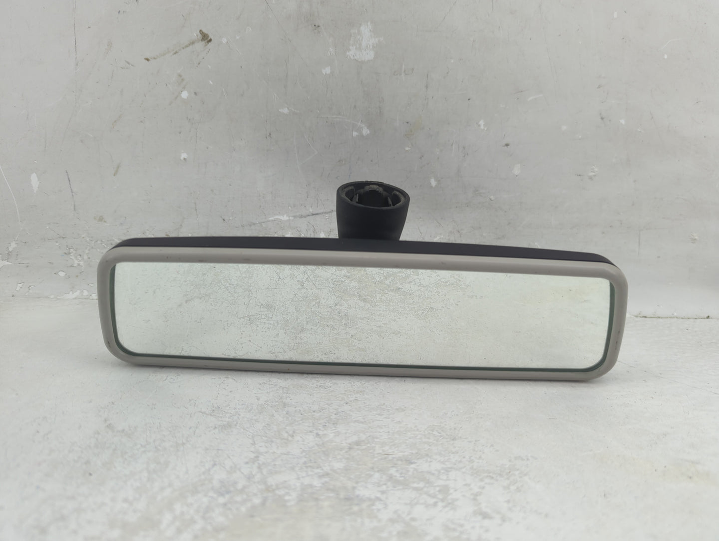 2009-2018 Volkswagen Tiguan Interior Rear View Mirror Replacement OEM P/N:E1021065 Fits OEM Used Auto Parts - Oemusedautopar