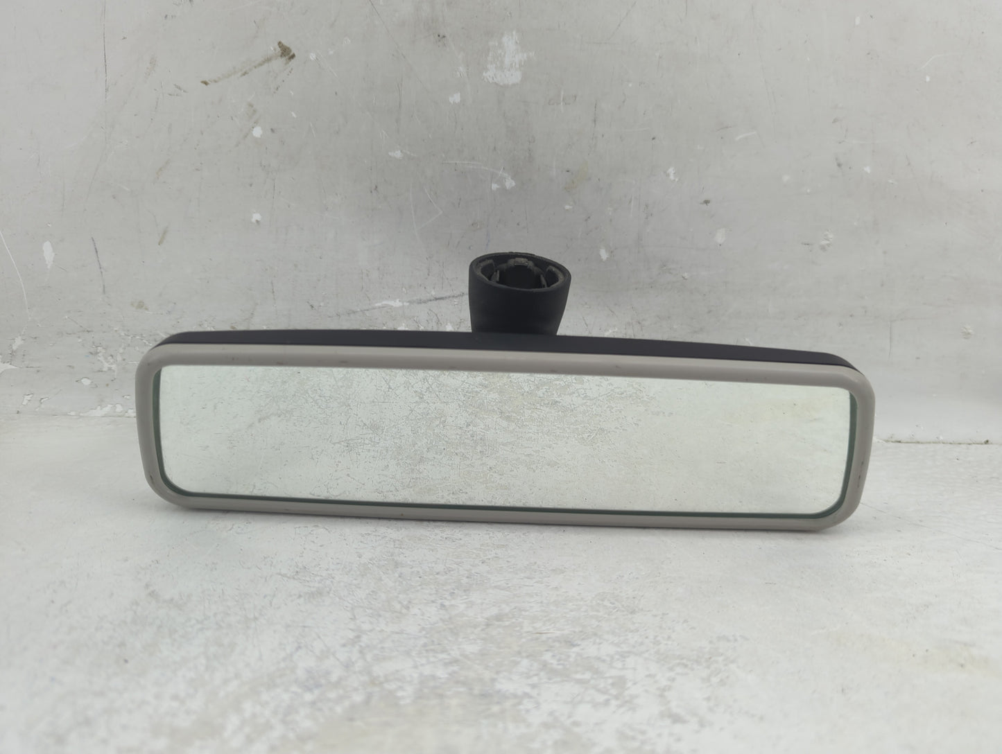 2009-2018 Volkswagen Tiguan Interior Rear View Mirror Replacement OEM P/N:E1021065 Fits OEM Used Auto Parts - Oemusedautopar