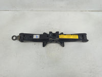 2018 Volkswagen Tiguan Spare Scissor Car Jack 1390180 - Oemusedautoparts1.com