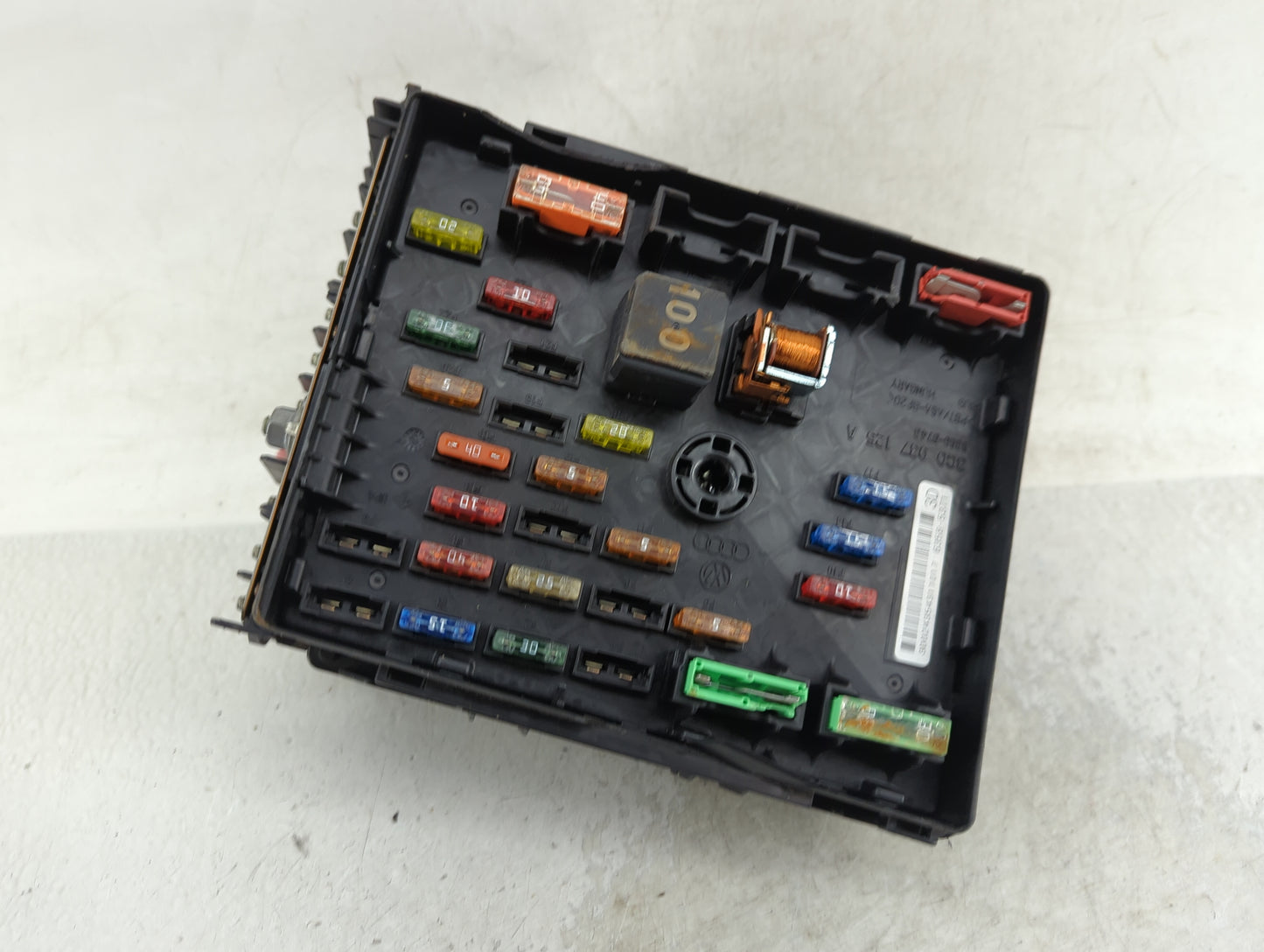 2012-2018 Volkswagen Tiguan Fusebox Fuse Box Panel Relay Module P/N:6359-5743 3C0 937 125 A Fits OEM Used Auto Parts - Oemus