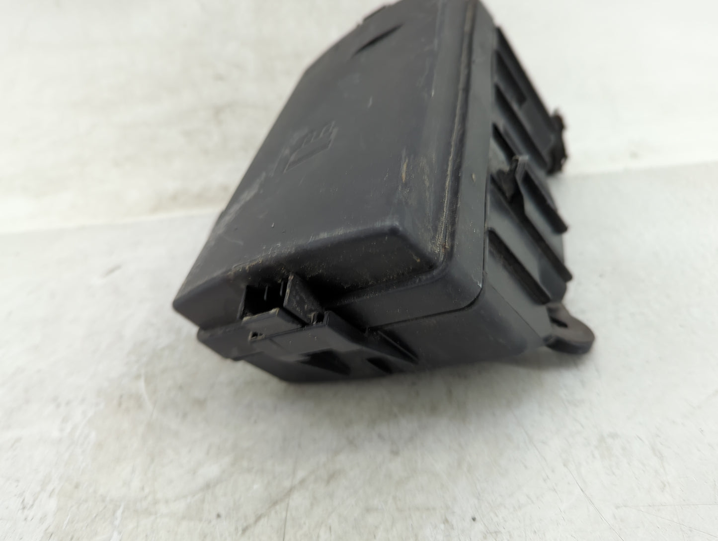 2018-2022 Volkswagen Tiguan Fusebox Fuse Box Panel Relay Module P/N:5Q0 907 361 B Fits OEM Used Auto Parts - Oemusedautopart