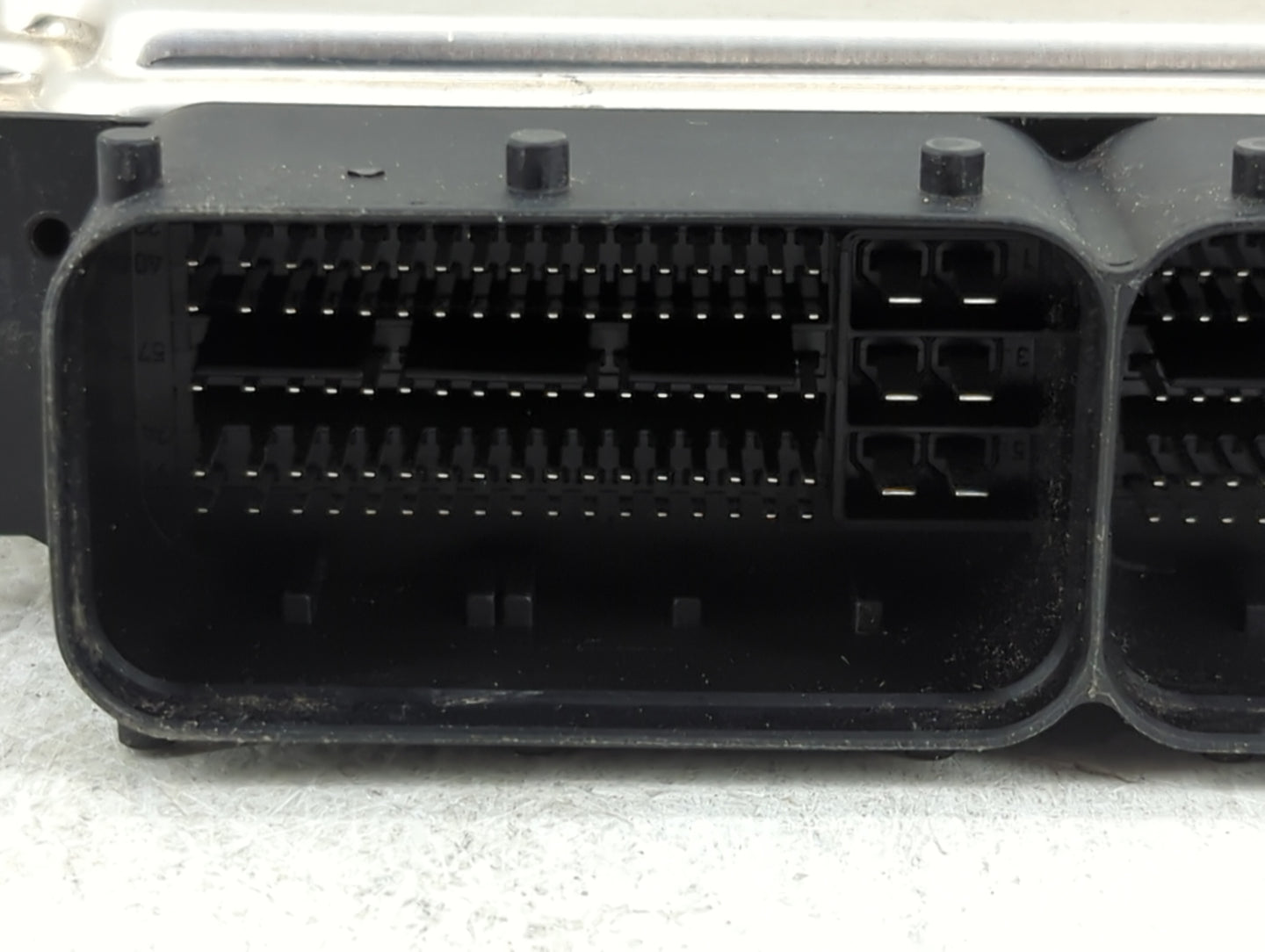 2018-2020 Volkswagen Tiguan PCM Engine Control Computer ECU ECM PCU OEM P/N:06L907309B Fits Fits 2018 2019 2020 OEM Used Aut
