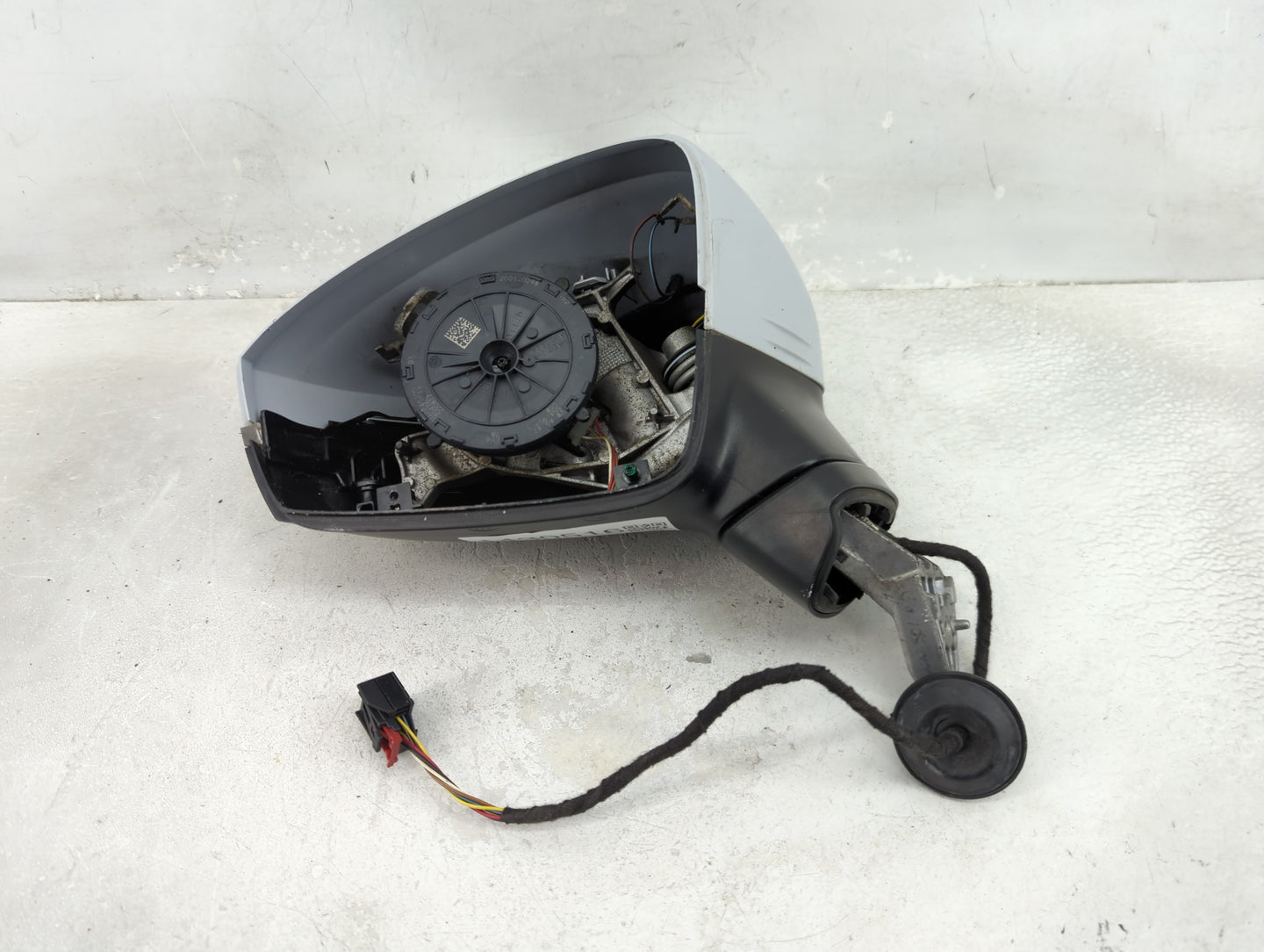 2018 Volkswagen Tiguan Driver Side View Mirror - Left Door Mirror OEM Used - Oemusedautoparts1.com