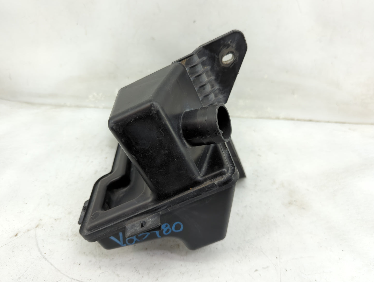 2018-2018 Volkswagen Tiguan Windshield Washer Fluid Reservoir Bottle Oem - Oemusedautoparts1.com