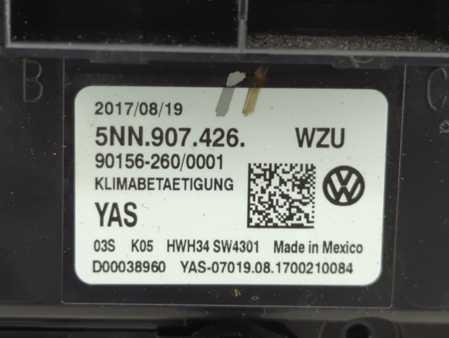 2018 Volkswagen Tiguan Climate Control Module Temperature AC/Heater Replacement P/N:5NN 907 426 Fits OEM Used Auto Parts - O
