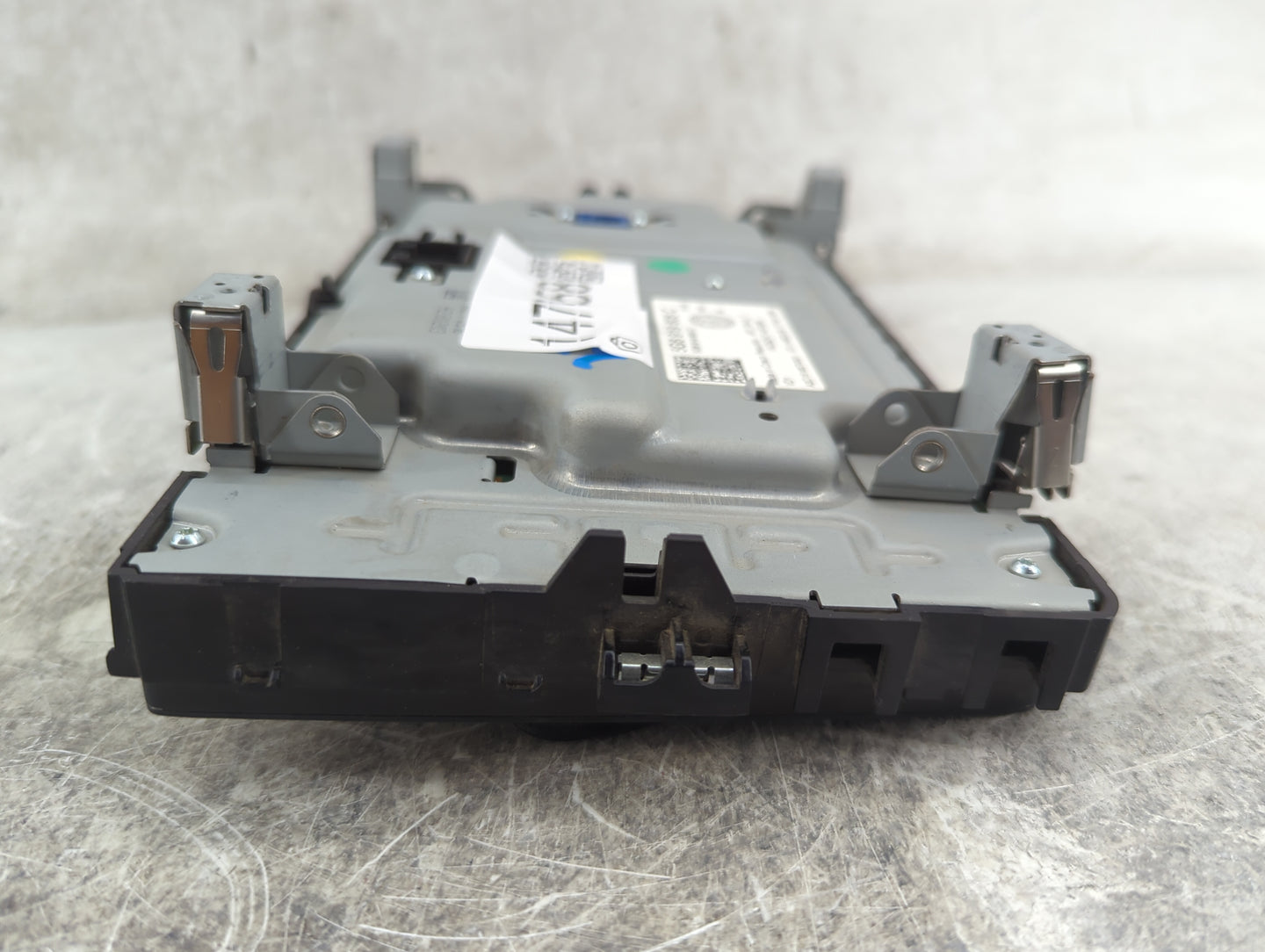2018-2022 Volkswagen Tiguan Information Display Screen 1470058 - Oemusedautoparts1.com