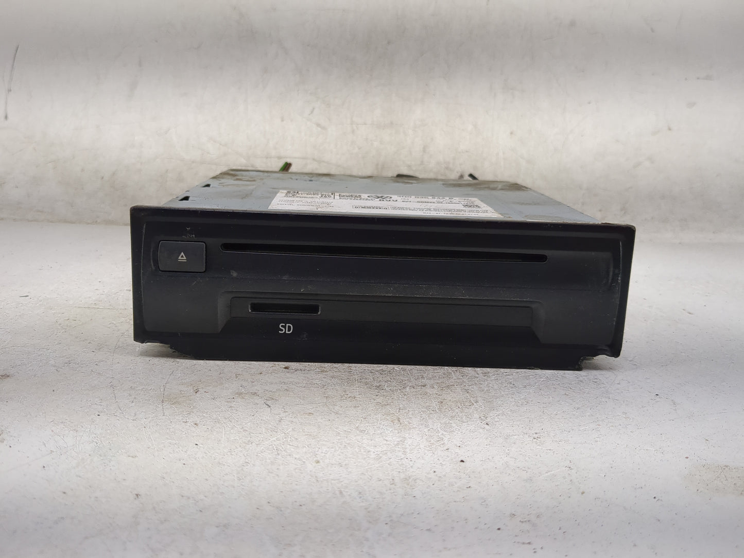 2018-2020 Volkswagen Tiguan Radio AM FM Cd Player Receiver Replacement P/N:3Q0035844B 28604594 Fits Fits 2018 2019 2020 OEM 