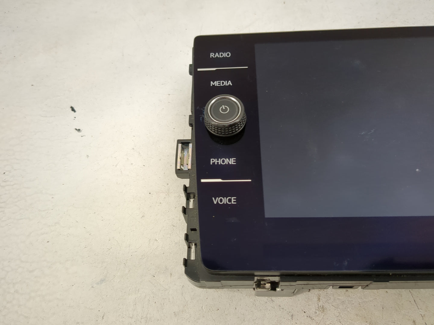 2018-2022 Volkswagen Tiguan Information Display Screen 1483501 - Oemusedautoparts1.com