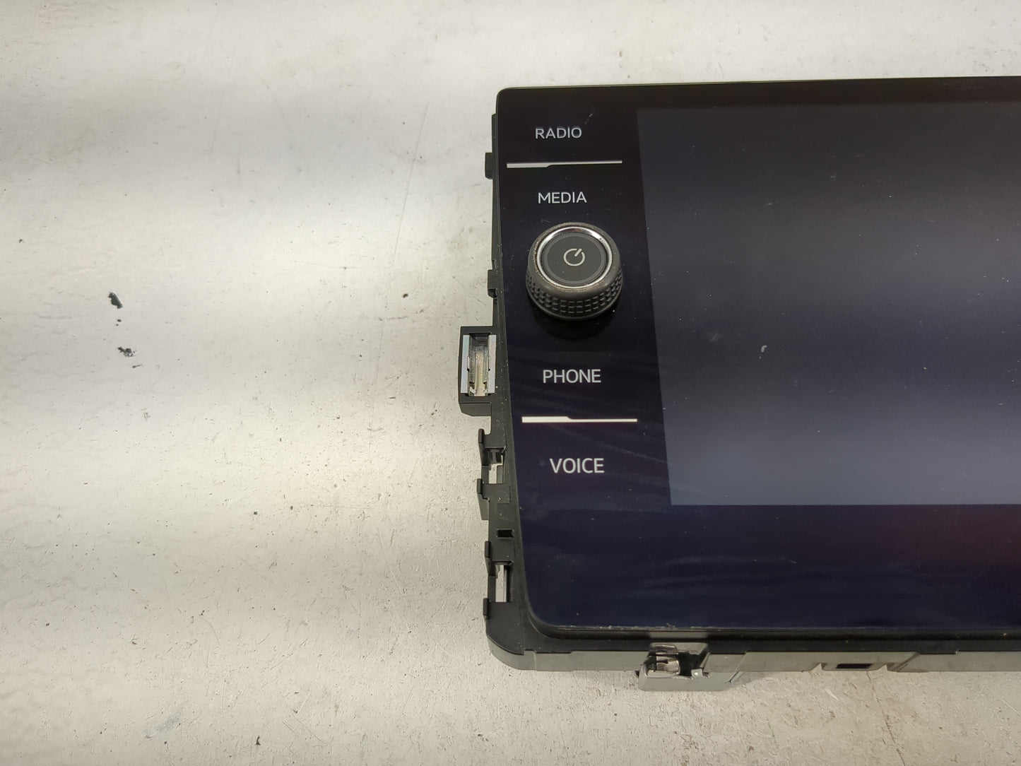 2018-2022 Volkswagen Tiguan Information Display Screen 1483569 - Oemusedautoparts1.com