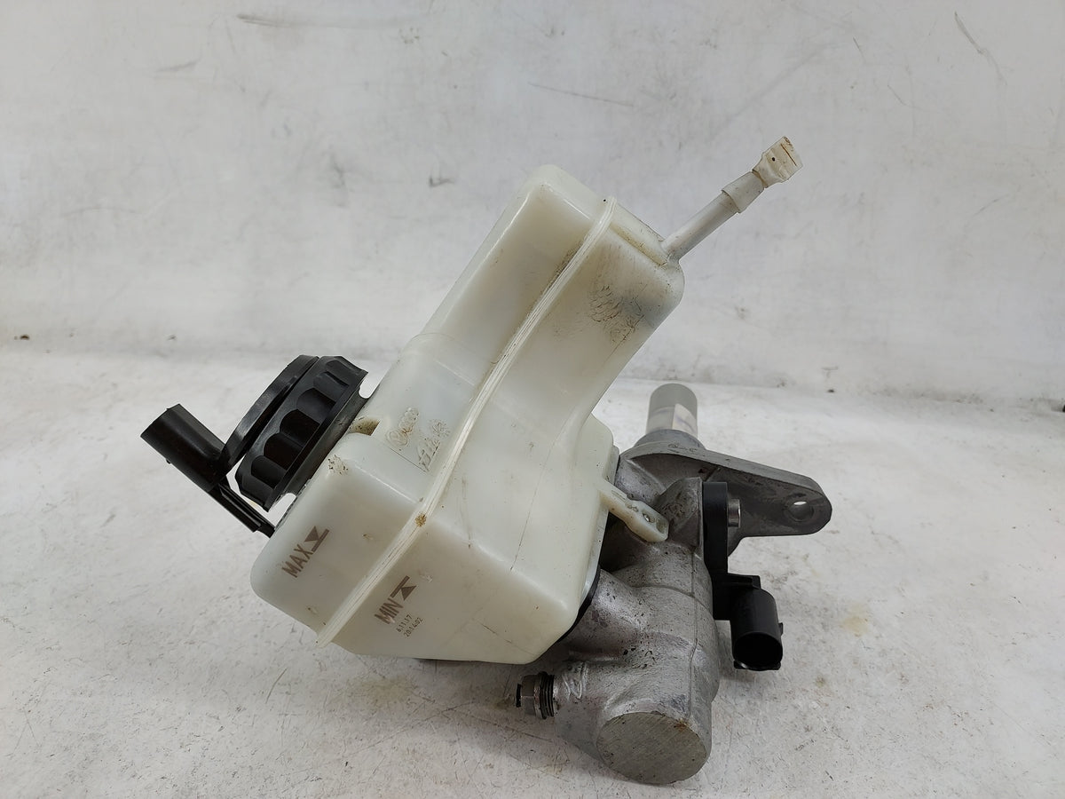 2009-2018 Volkswagen Tiguan Brake Master Cylinder 1499103 - Oemusedautoparts1.com