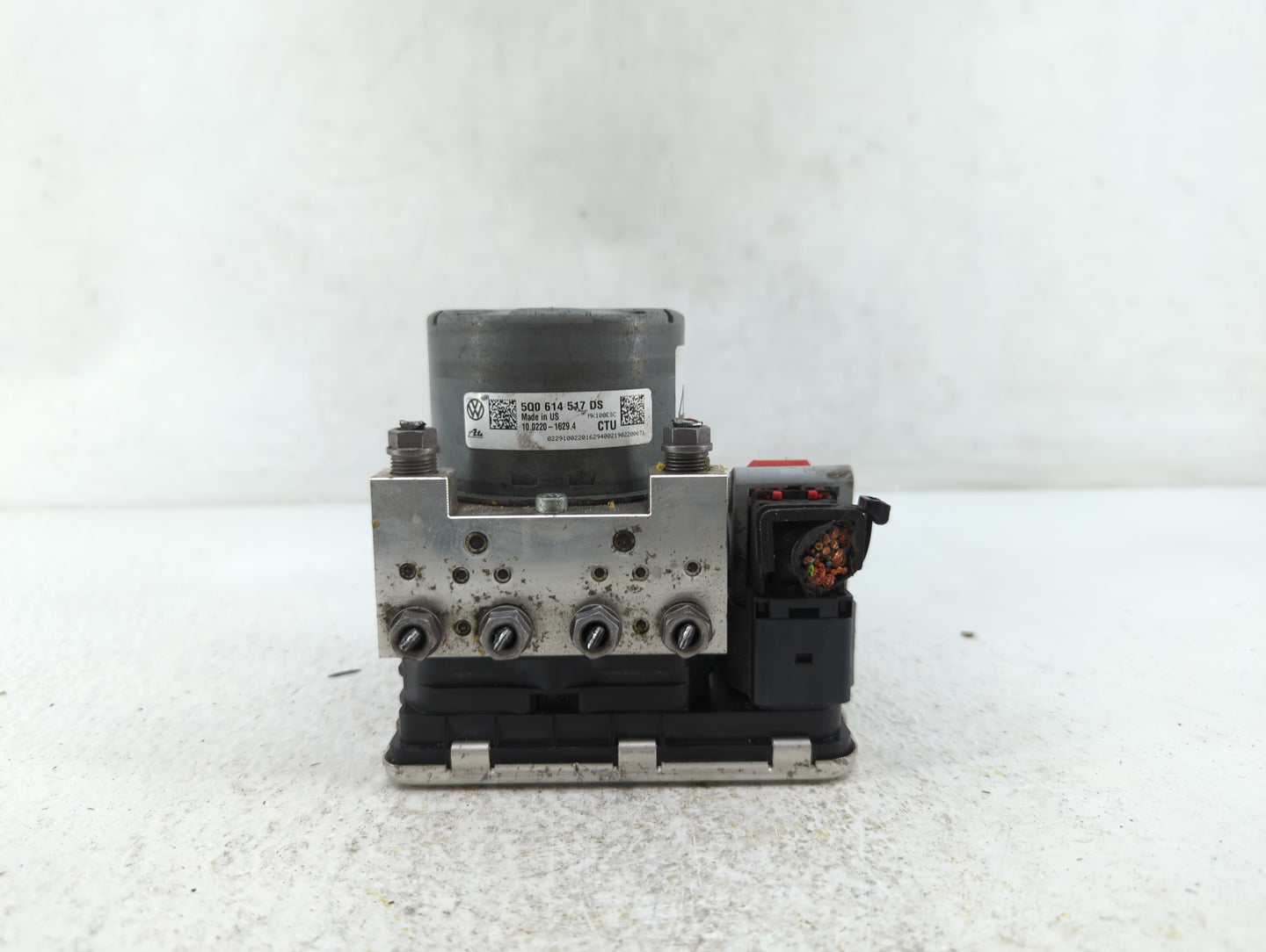 2018-2019 Volkswagen Tiguan ABS Pump Control Module Replacement P/N:5Q0 614 517 CG 5Q0 614 517 DE Fits Fits 2018 2019 OEM Us