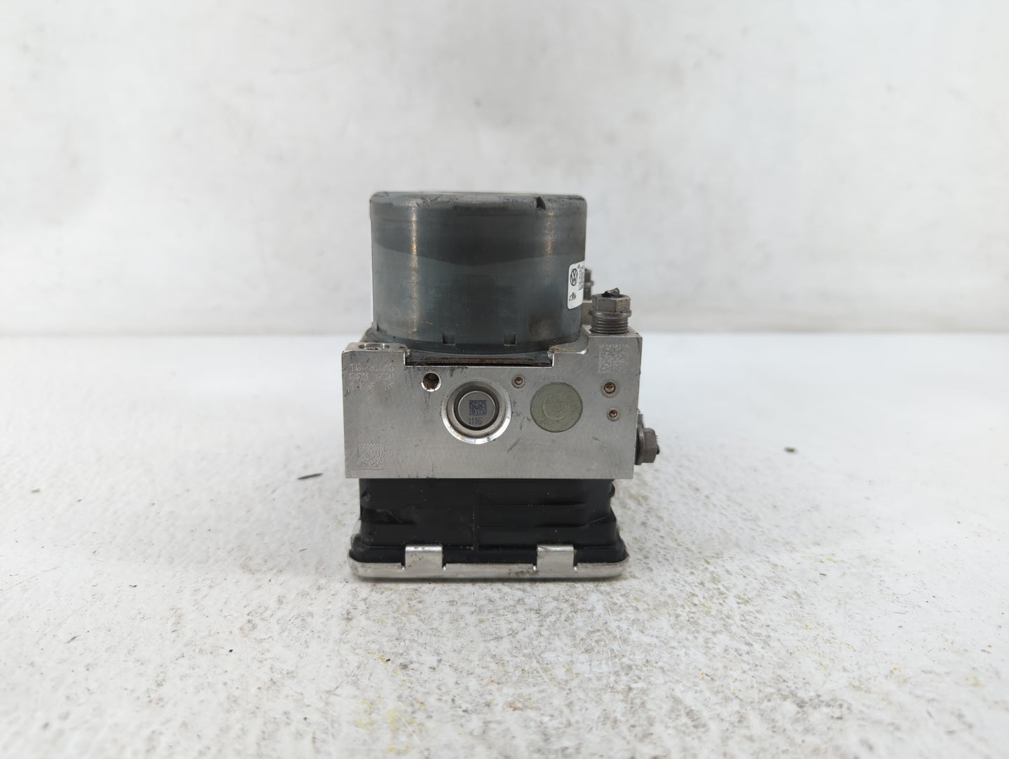 2018-2019 Volkswagen Tiguan ABS Pump Control Module Replacement P/N:5Q0 614 517 CG 5Q0 614 517 DE Fits Fits 2018 2019 OEM Us