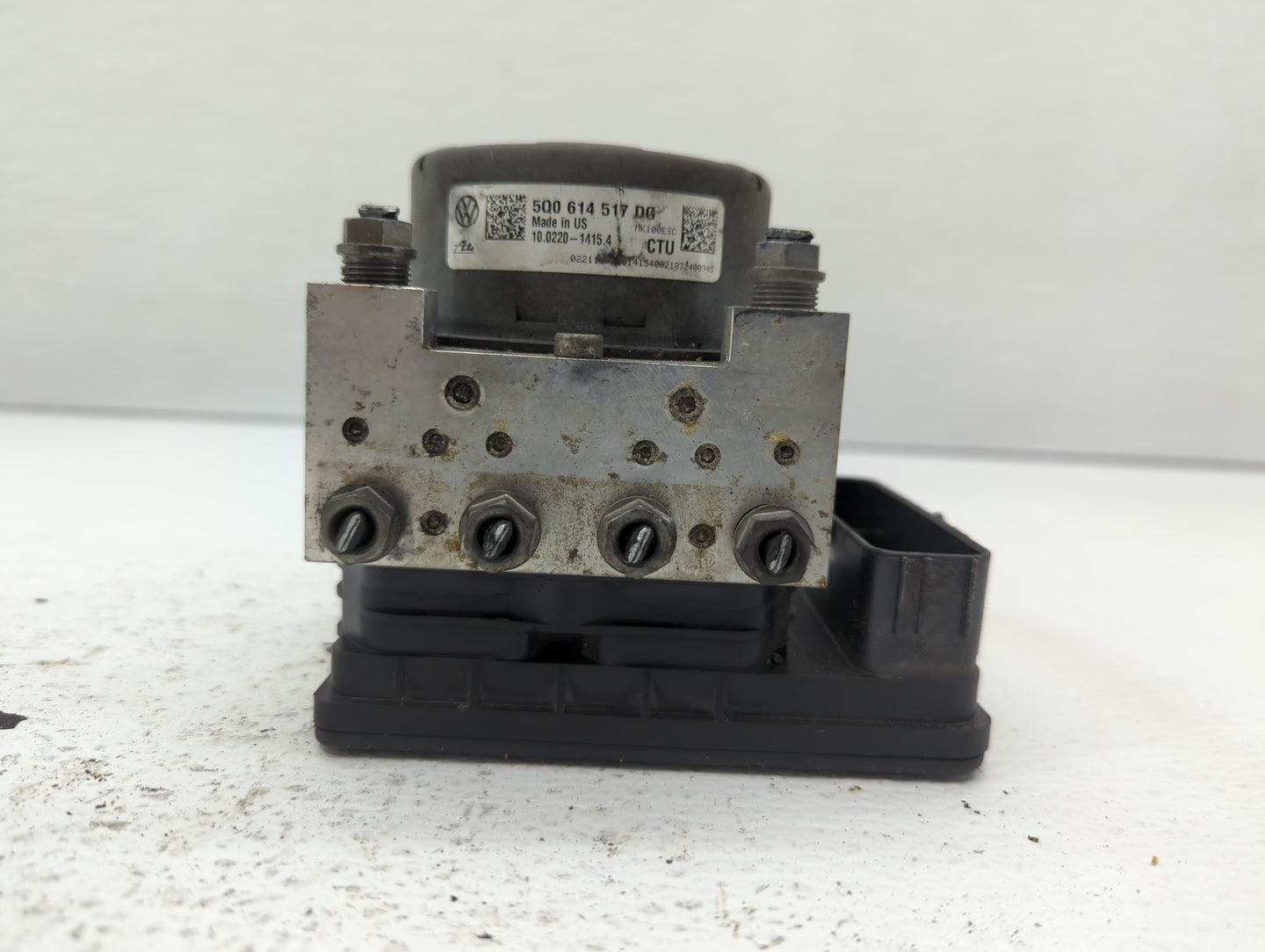 2018-2020 Volkswagen Tiguan ABS Pump Control Module Replacement P/N:5Q0 614 517 DG 5Q0 614 517 DE Fits Fits 2018 2019 2020 O