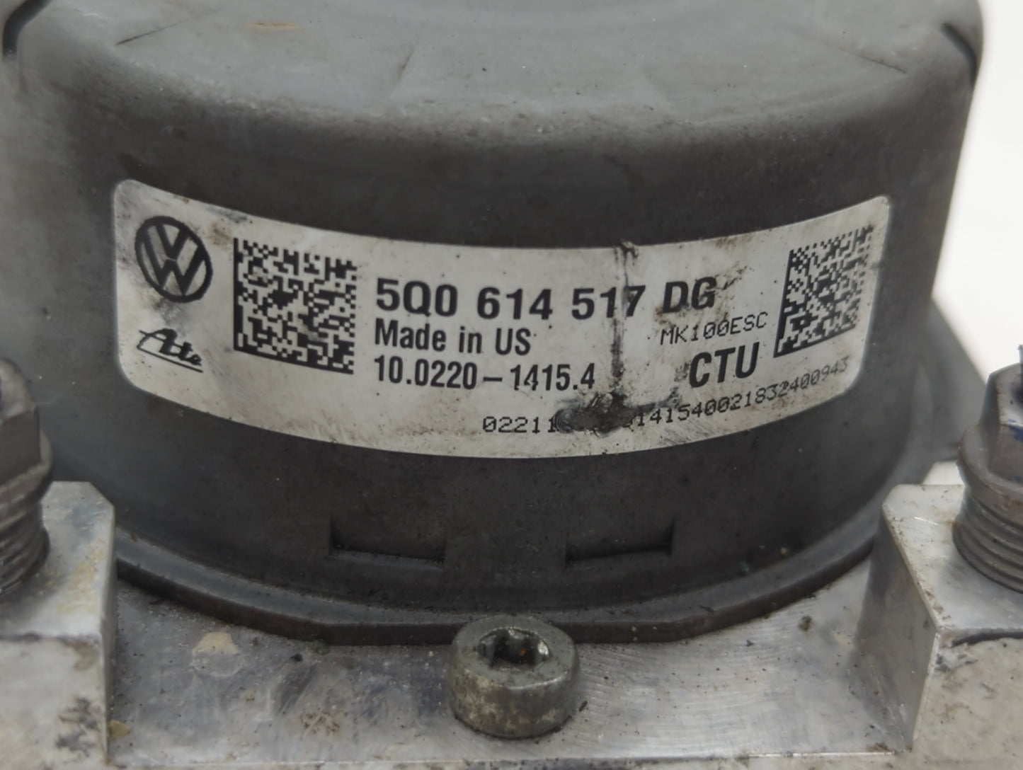 2018-2020 Volkswagen Tiguan ABS Pump Control Module Replacement P/N:5Q0 614 517 DG 5Q0 614 517 DE Fits Fits 2018 2019 2020 O