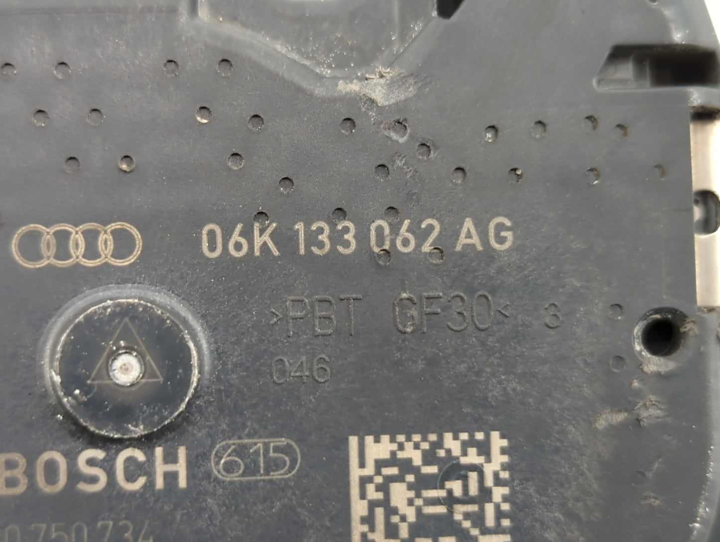 2018-2022 Volkswagen Tiguan Throttle Body P/N:06K 133 062 AG 06K 133 062 AN Fits Fits 2018 2019 2020 2021 2022 OEM Used Auto