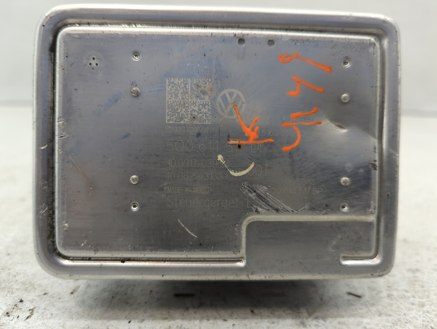 2018-2020 Volkswagen Tiguan ABS Pump Control Module Replacement P/N:5Q0 614 517 DL Fits Fits 2018 2019 2020 OEM Used Auto Pa