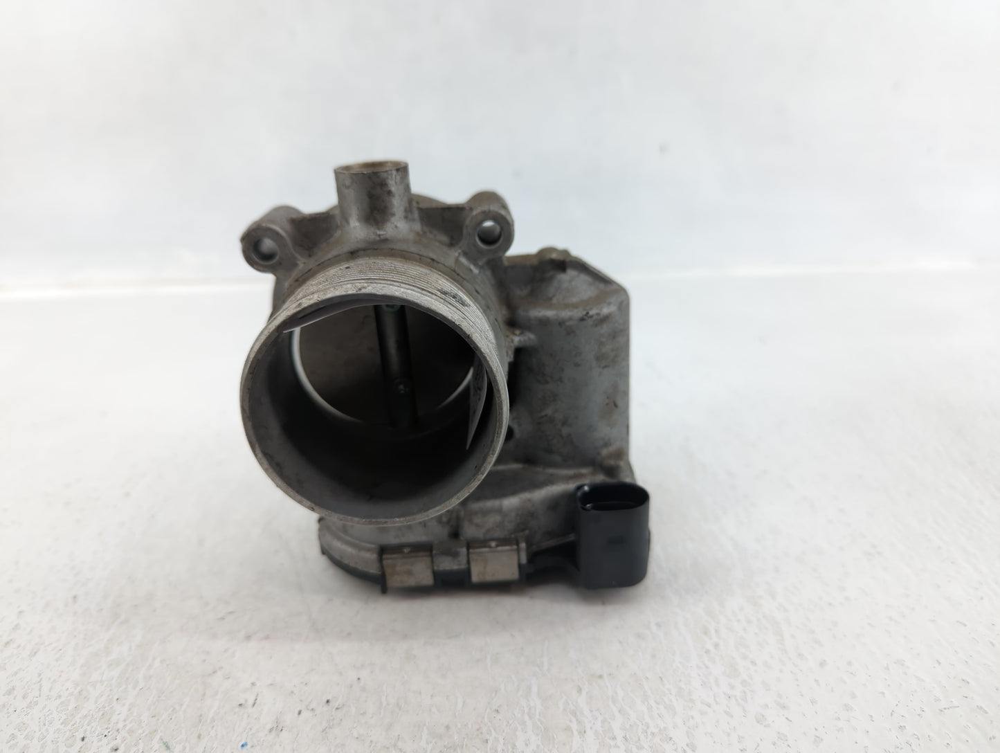 2018-2022 Volkswagen Tiguan Throttle Body P/N:06K 133 062 AG Fits Fits 2018 2019 2020 2021 2022 OEM Used Auto Parts - Oemuse