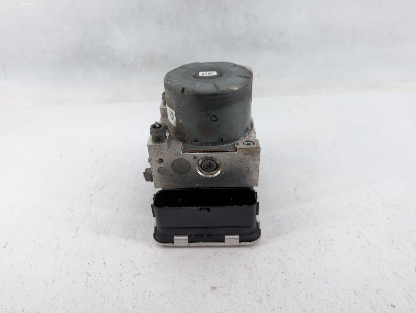 2018-2020 Volkswagen Tiguan ABS Pump Control Module Replacement P/N:5Q0 614 517 DT 5Q0 614 517 CF Fits Fits 2018 2019 2020 O