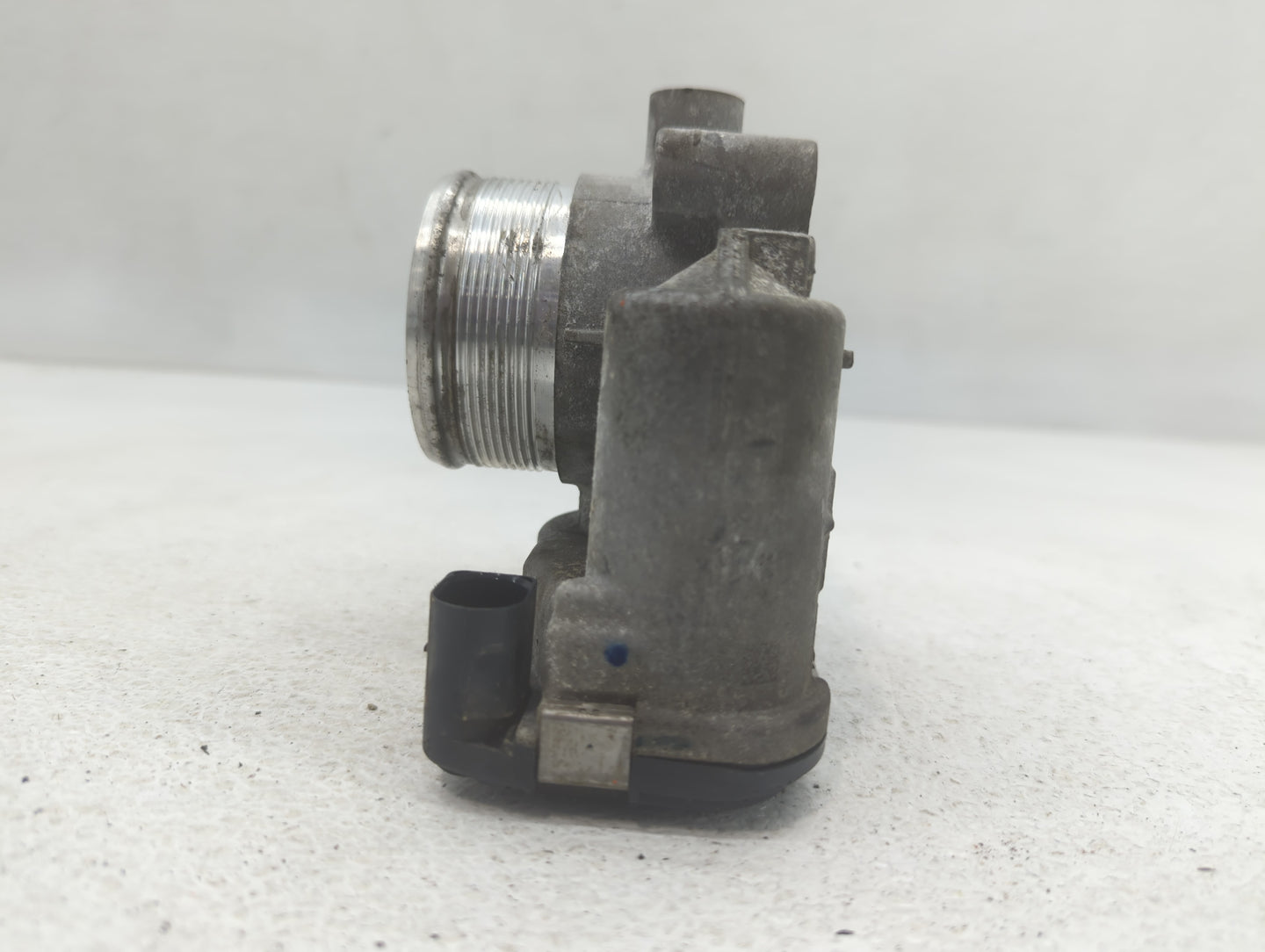 2018-2022 Volkswagen Tiguan Throttle Body P/N:06K 133 062 AG Fits Fits 2018 2019 2020 2021 2022 OEM Used Auto Parts - Oemuse