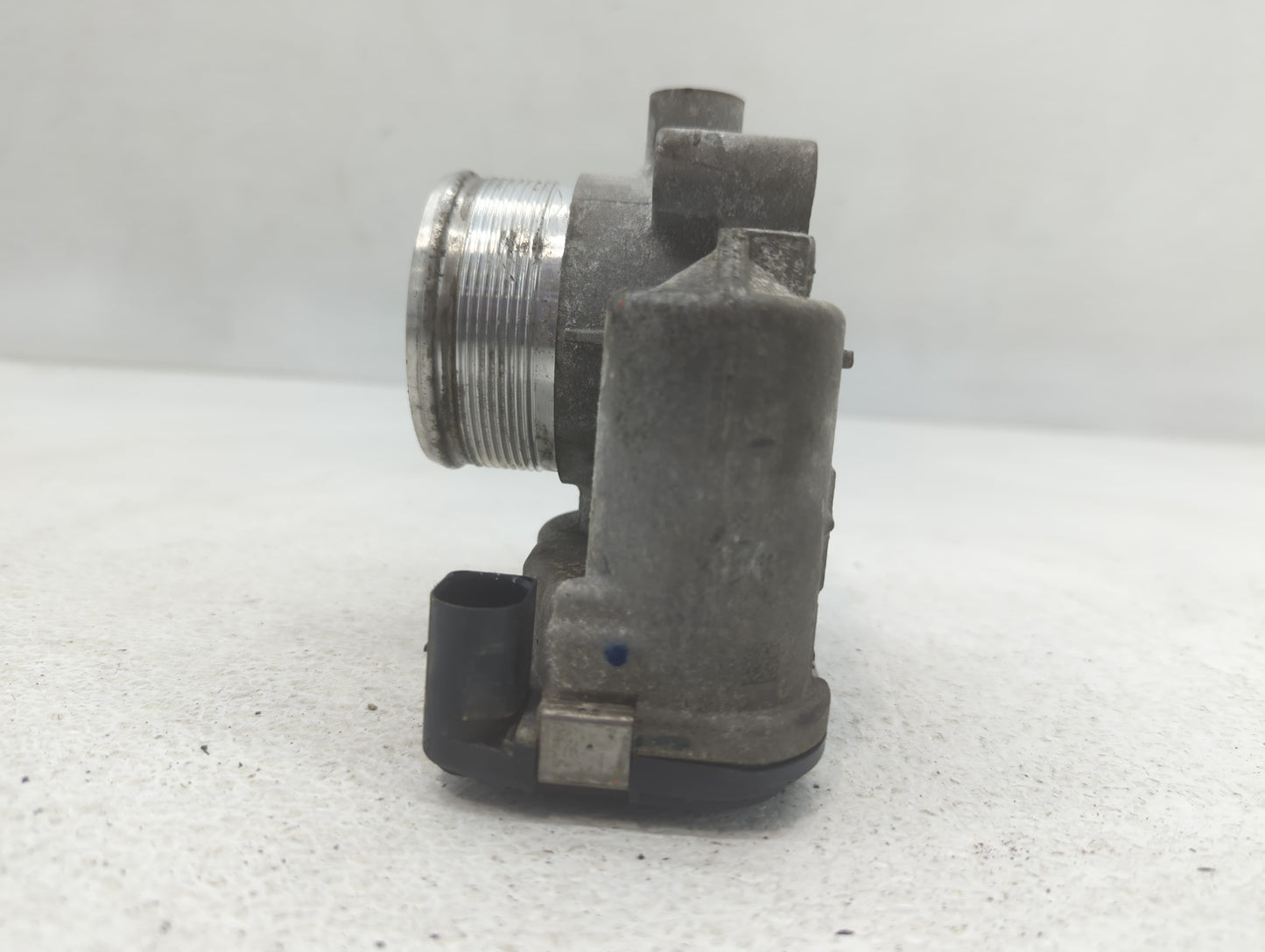2018-2022 Volkswagen Tiguan Throttle Body P/N:06K 133 062 AG Fits Fits 2018 2019 2020 2021 2022 OEM Used Auto Parts - Oemuse