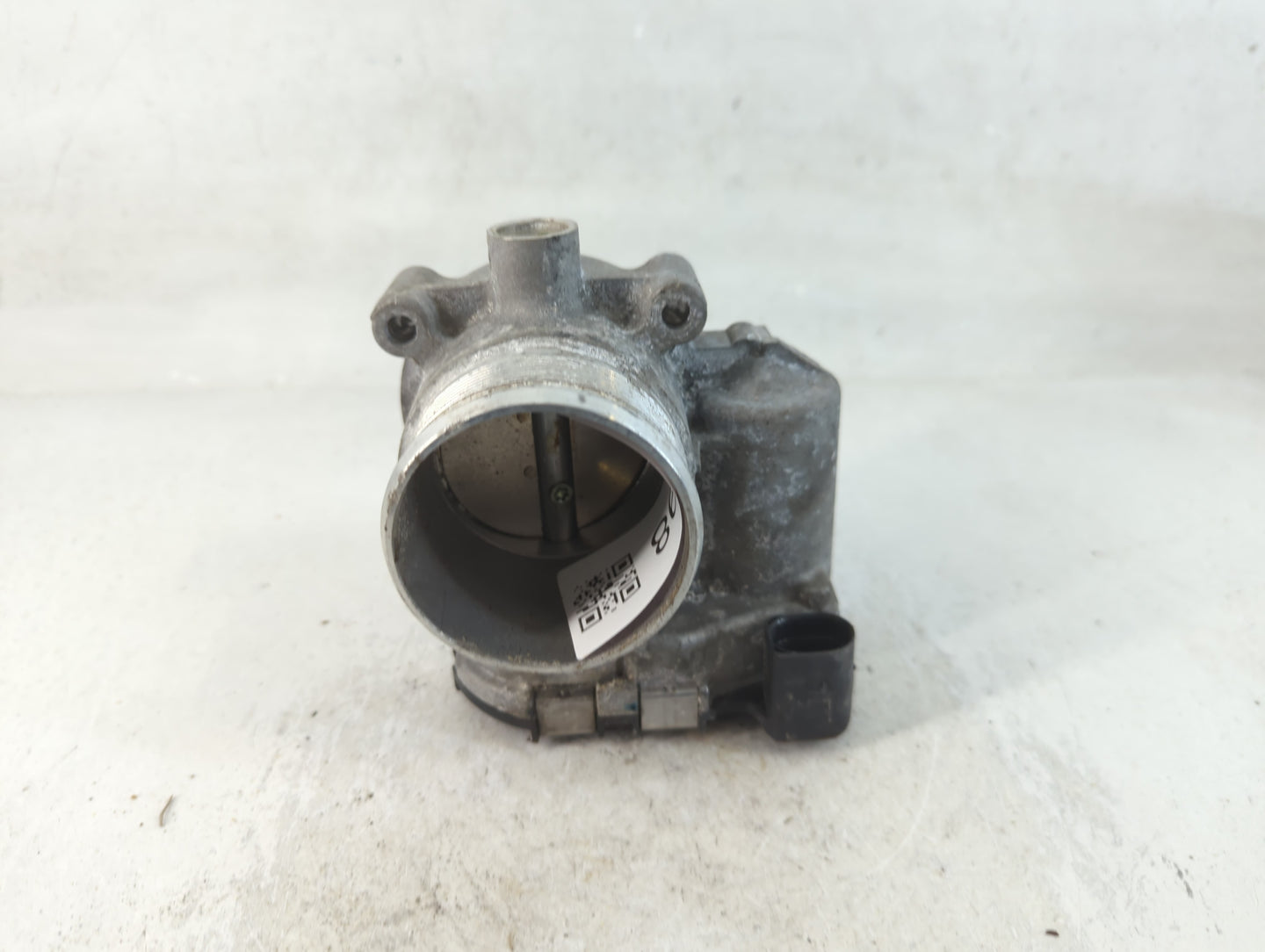 2018-2022 Volkswagen Tiguan Throttle Body P/N:06K 133 062 AG Fits Fits 2018 2019 2020 2021 2022 OEM Used Auto Parts - Oemuse