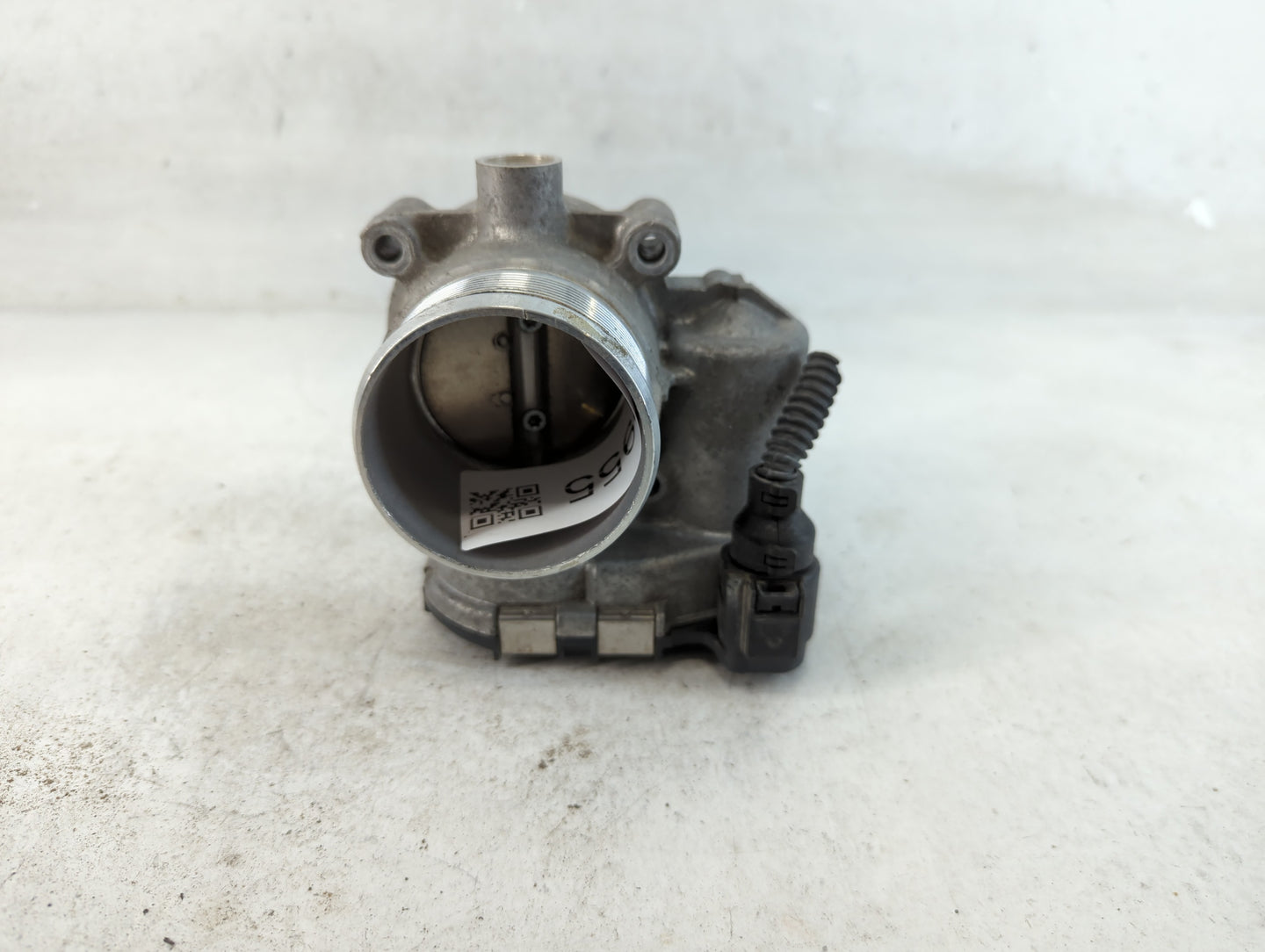 2018-2022 Volkswagen Tiguan Throttle Body P/N:06K 133 062 AG Fits Fits 2018 2019 2020 2021 2022 OEM Used Auto Parts - Oemuse