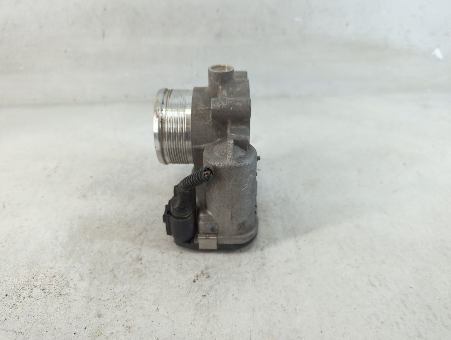 2018-2022 Volkswagen Tiguan Throttle Body P/N:06K 133 062 AG Fits Fits 2018 2019 2020 2021 2022 OEM Used Auto Parts - Oemuse
