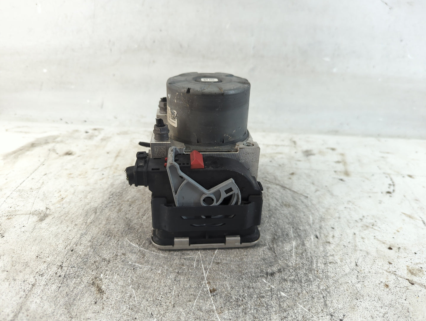 2018-2020 Volkswagen Tiguan ABS Pump Control Module Replacement P/N:5Q0 614 517 DD Fits Fits 2018 2019 2020 OEM Used Auto Pa
