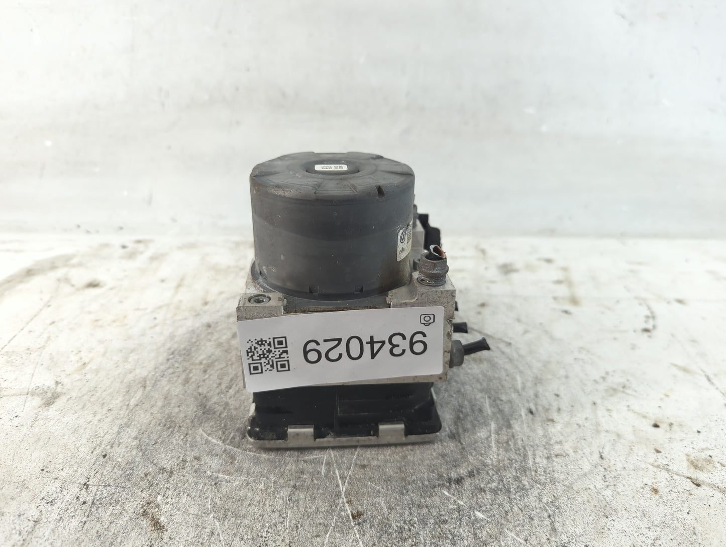 2018-2020 Volkswagen Tiguan ABS Pump Control Module Replacement P/N:5Q0 614 517 DD Fits Fits 2018 2019 2020 OEM Used Auto Pa