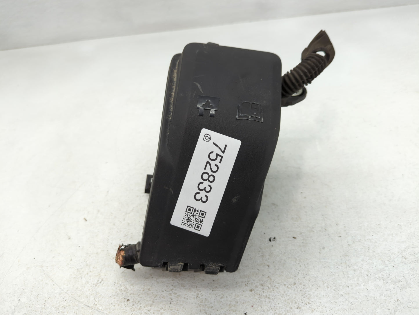 2014-2018 Volvo S60 Fusebox Fuse Box Panel Relay Module P/N:6G9T-14A067-CA Fits Fits 2012 2014 2015 2016 2017 2018 OEM Used 