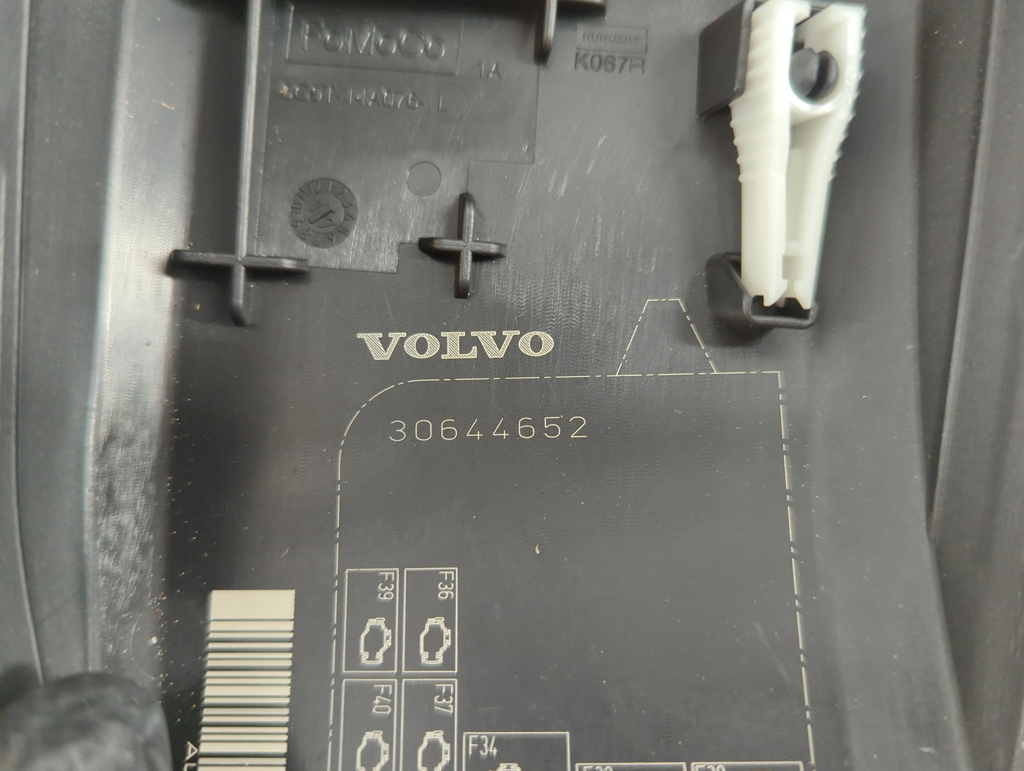 2014-2018 Volvo S60 Fusebox Fuse Box Panel Relay Module P/N:30644652 Fits Fits 2012 2014 2015 2016 2017 2018 OEM Used Auto P