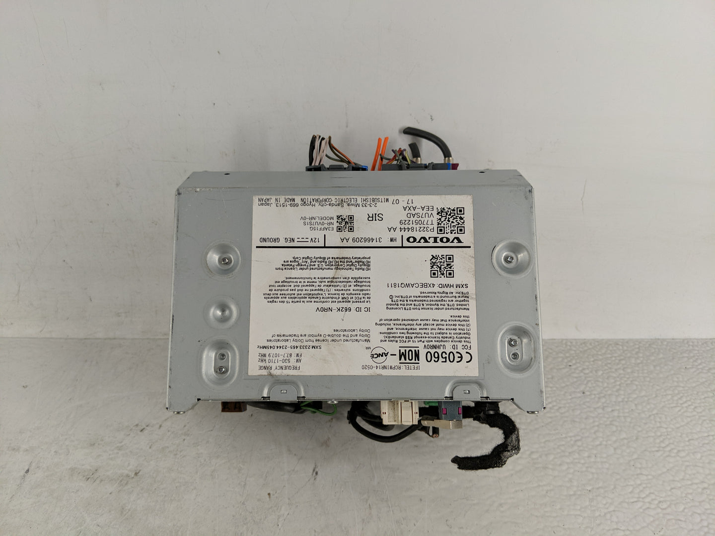 2018 Volvo S90 Radio AM FM Cd Player Receiver Replacement P/N:32218444 Fits OEM Used Auto Parts - Oemusedautoparts1.com