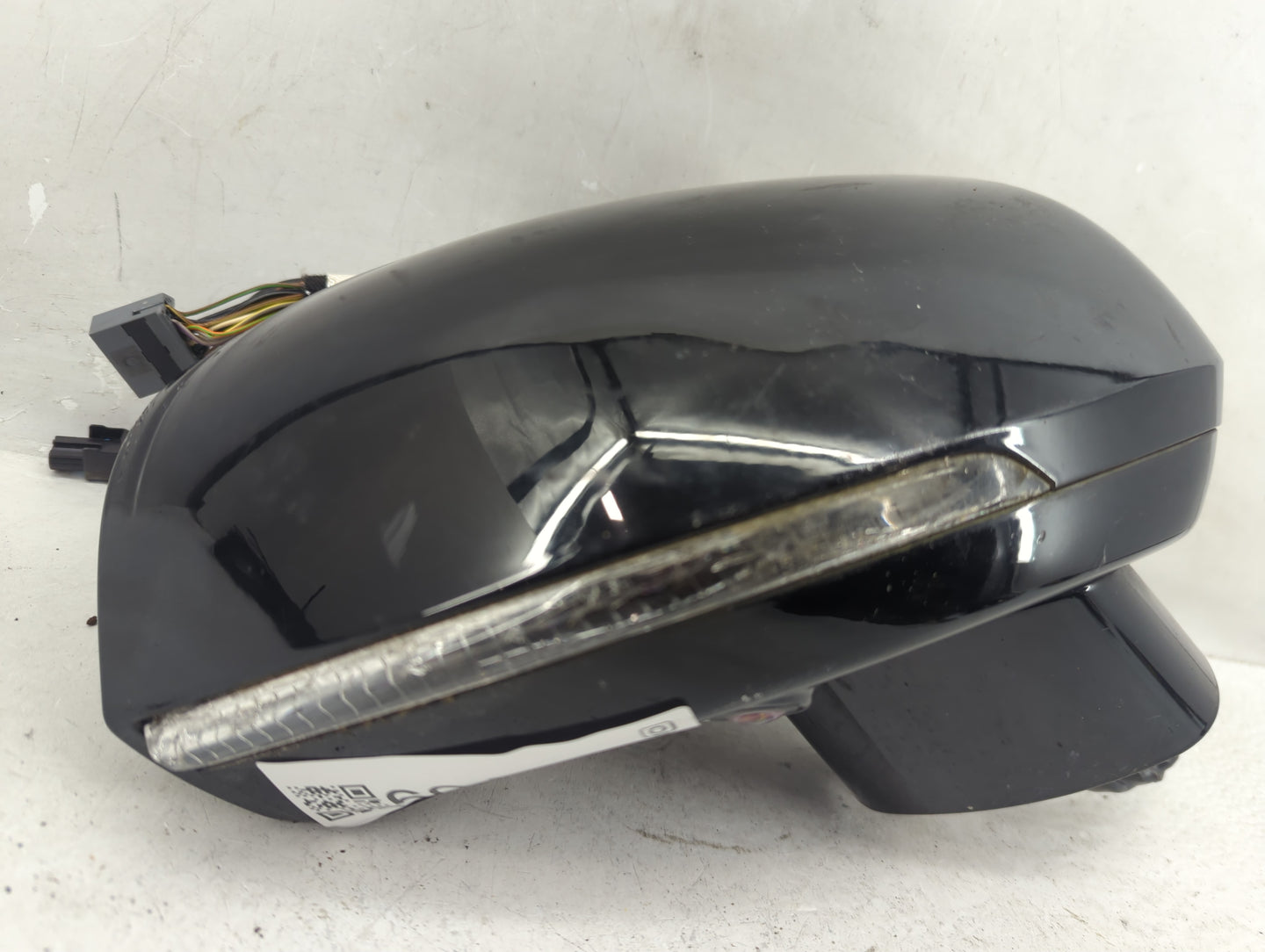2017-2020 Volvo S90 Passenger Side View Mirror - Right Door Mirror OEM Used - Oemusedautoparts1.com