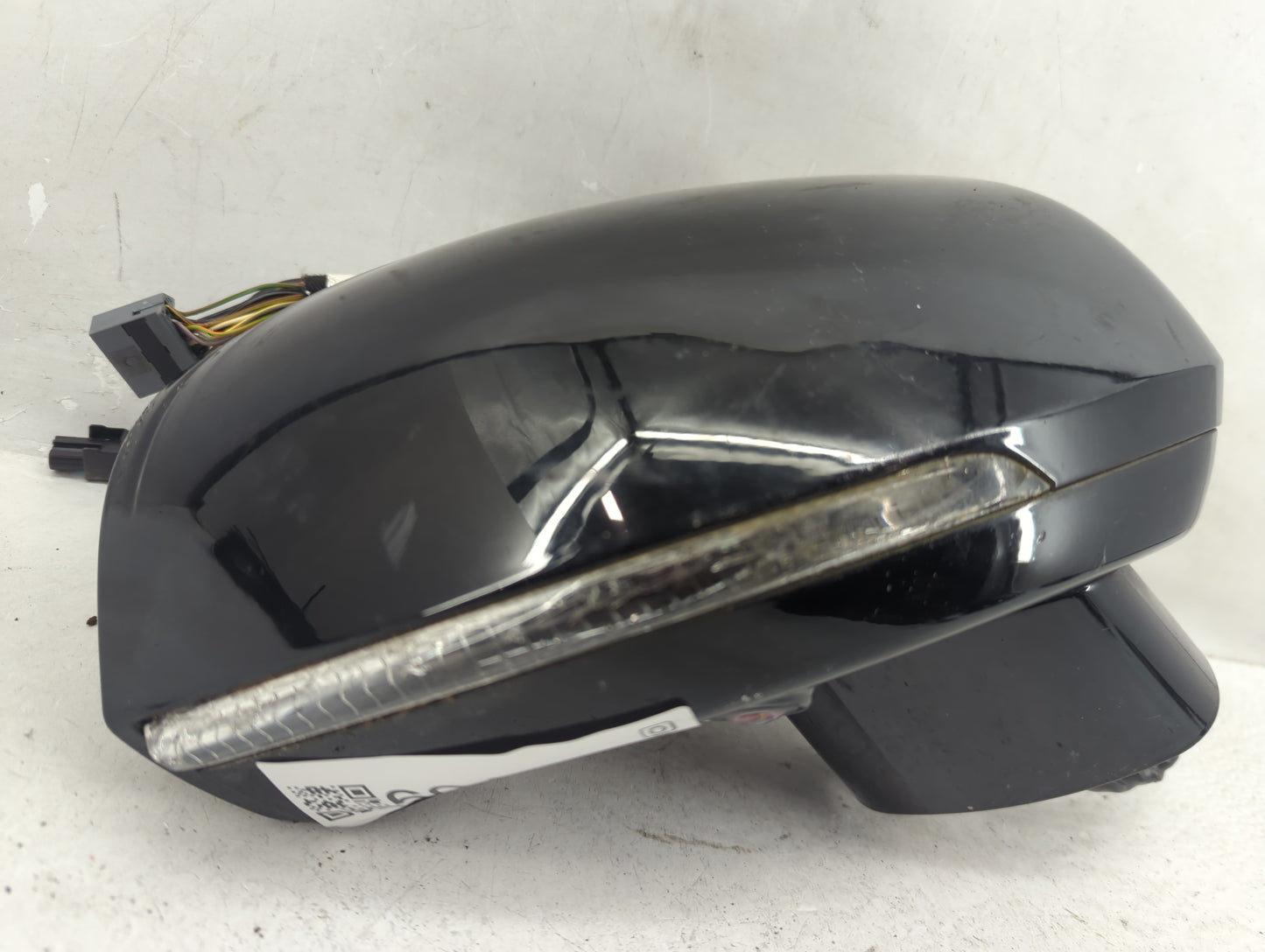 2017-2020 Volvo S90 Passenger Side View Mirror - Right Door Mirror OEM Used - Oemusedautoparts1.com