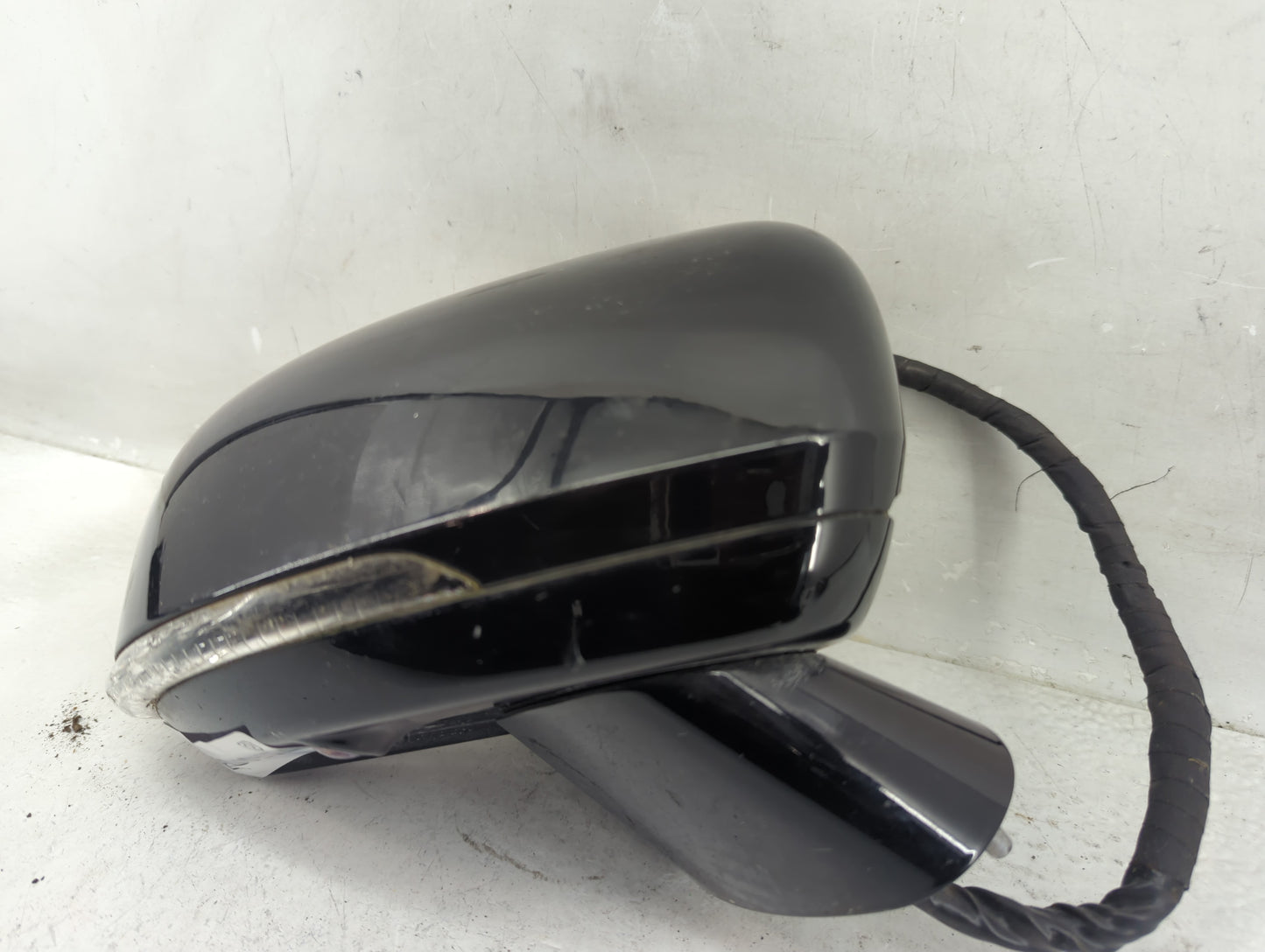 2017-2020 Volvo S90 Passenger Side View Mirror - Right Door Mirror OEM Used - Oemusedautoparts1.com