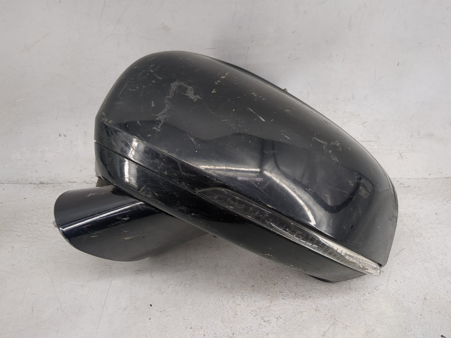 2017-2020 Volvo S90 Driver Side View Mirror - Left Door Mirror OEM Used - Oemusedautoparts1.com