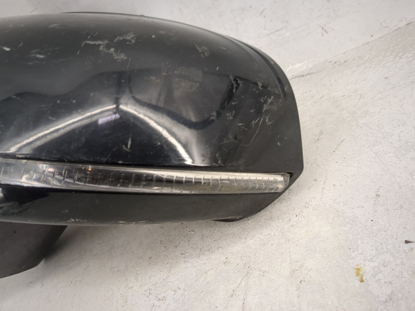2017-2020 Volvo S90 Driver Side View Mirror - Left Door Mirror OEM Used - Oemusedautoparts1.com