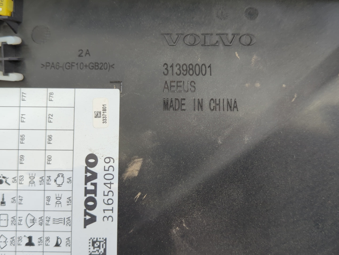 2018-2020 Volvo S90 Fusebox Fuse Box Panel Relay Module P/N:31398001 31654059 Fits Fits 2018 2019 2020 2021 OEM Used Auto Pa