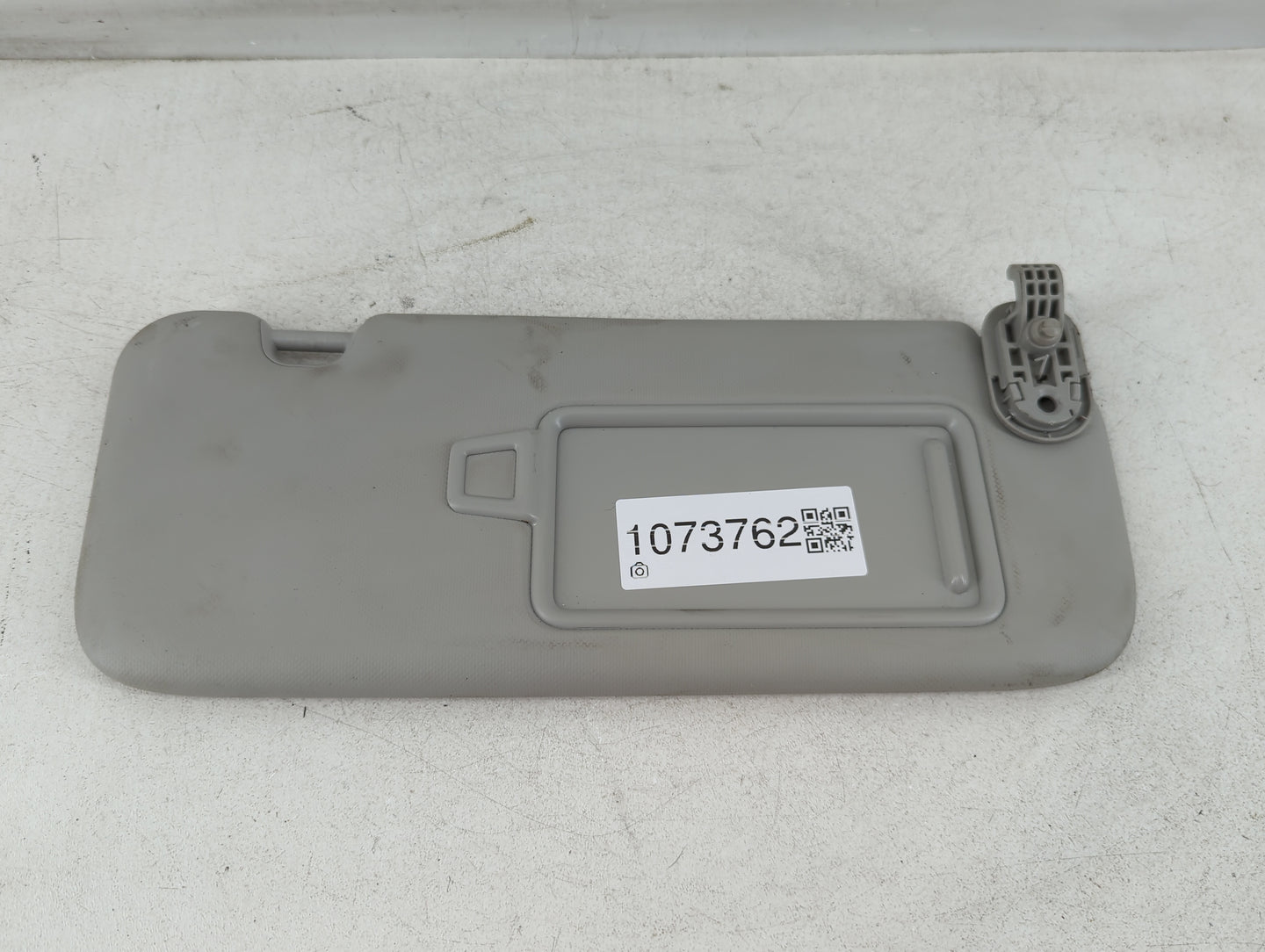 2013-2018 Volvo V60 Sun Visor Shade Replacement Passenger Right Mirror Fits Fits 2011 2012 2013 2014 2015 2016 2017 2018 OEM