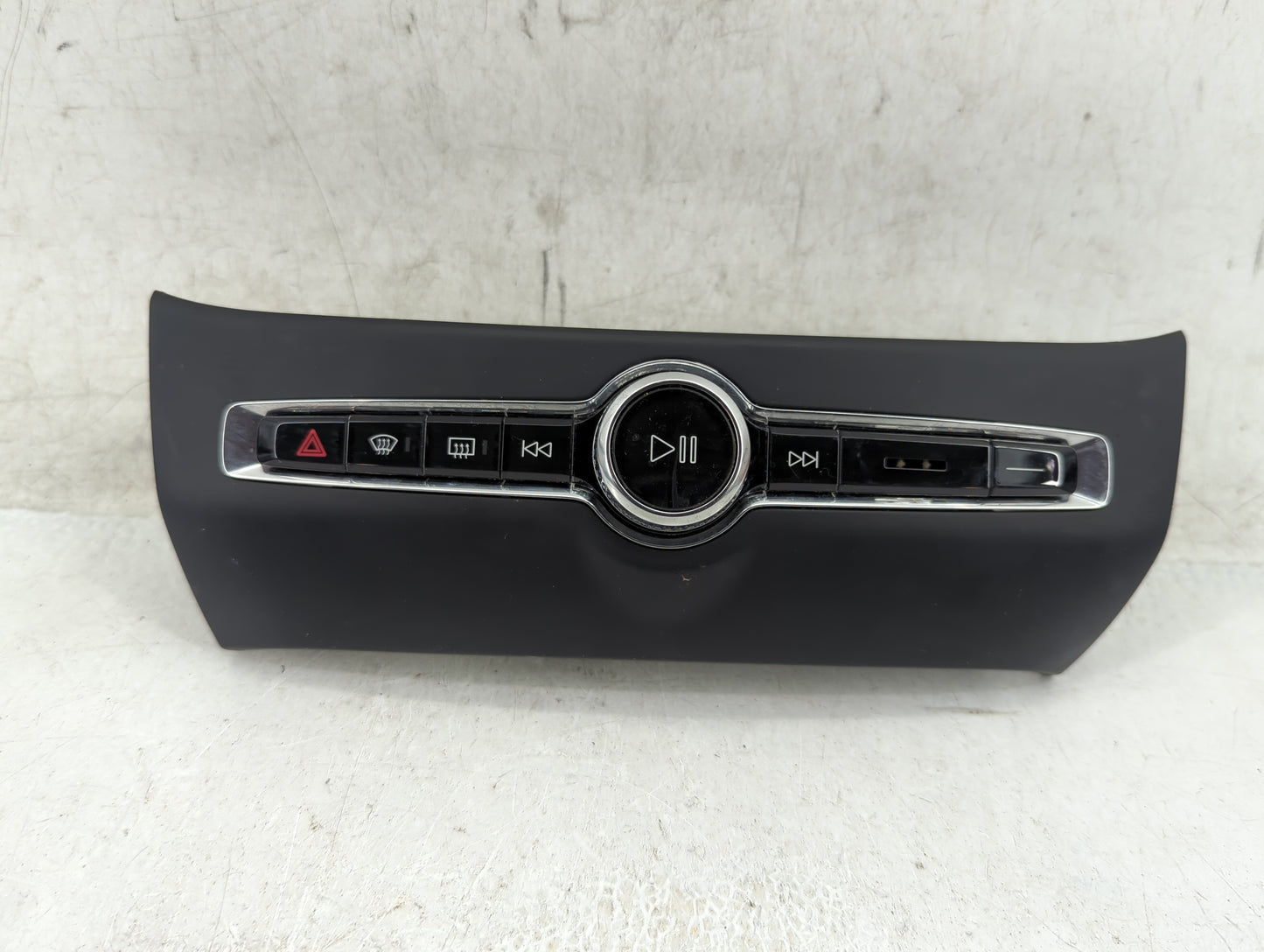2018 Volvo V60 Climate Control Module Temperature AC/Heater Replacement P/N:31398845 Fits OEM Used Auto Parts - Oemusedautop