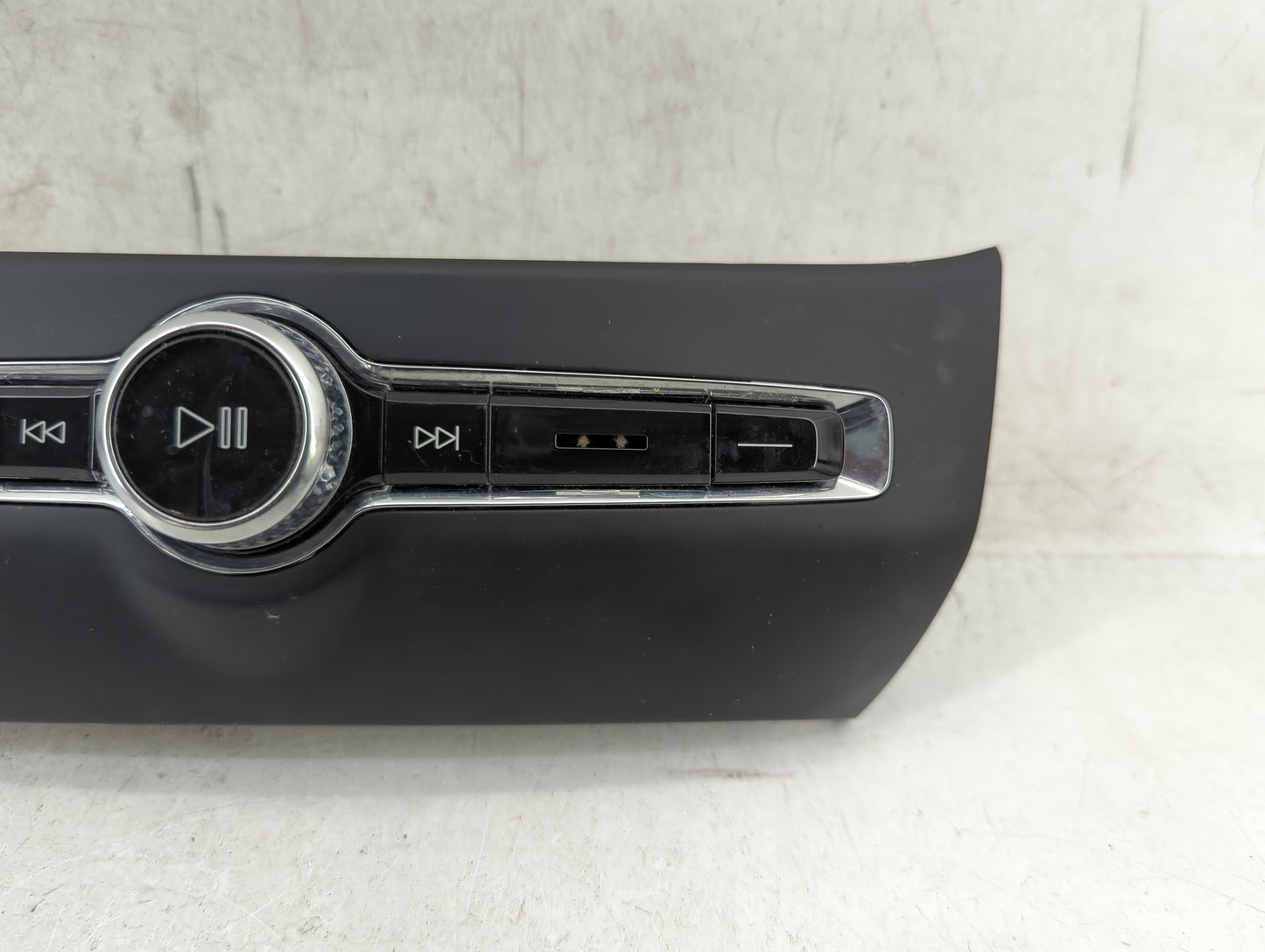 2018 Volvo V60 Climate Control Module Temperature AC/Heater Replacement P/N:31398845 Fits OEM Used Auto Parts - Oemusedautop