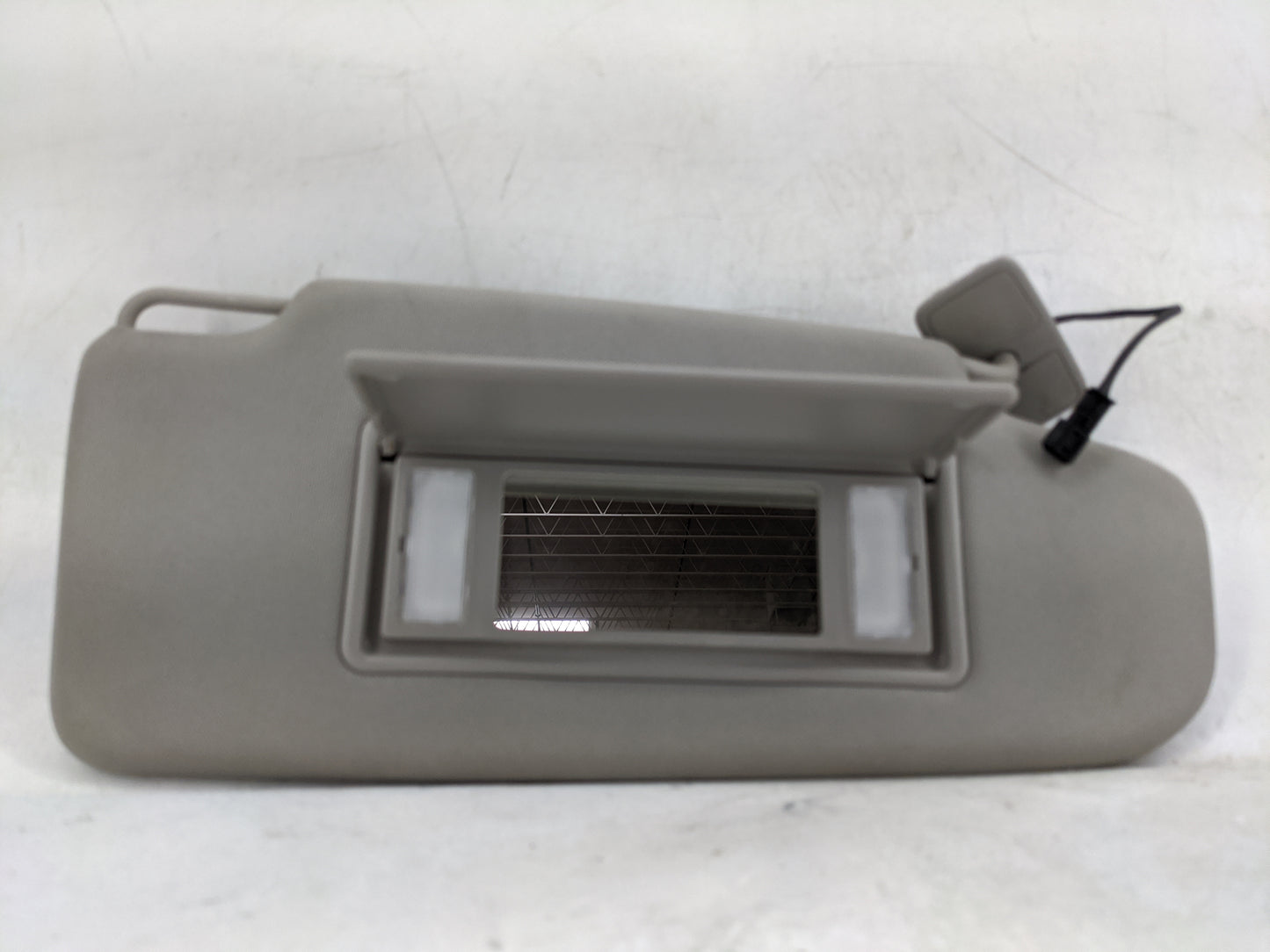 2013-2018 Volvo V60 Sun Visor Shade Replacement Passenger Right Mirror Fits Fits 2011 2012 2013 2014 2015 2016 2017 2018 OEM