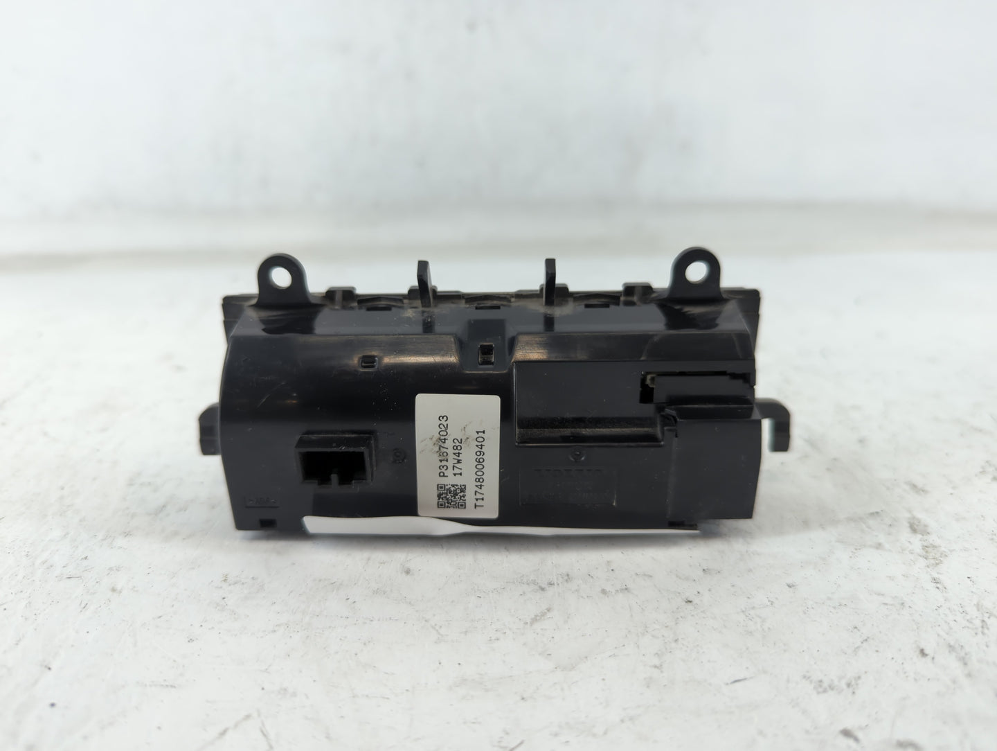 2018-2021 Volvo Xc60 Climate Control Module Temperature AC/Heater Replacement P/N:P31674023 Fits OEM Used Auto Parts - Oemus