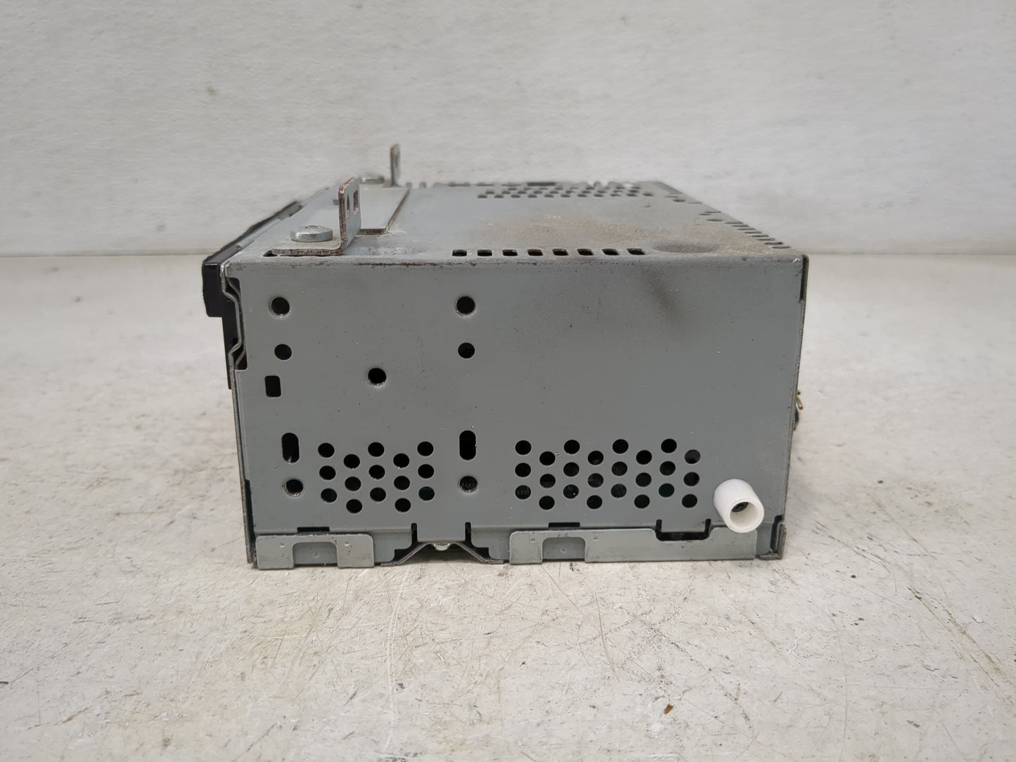 2019 Transit-250 Radio AM FM Cd Player Receiver Replacement Fits Fits 2017 2018 OEM Used Auto Parts - Oemusedautoparts1.com