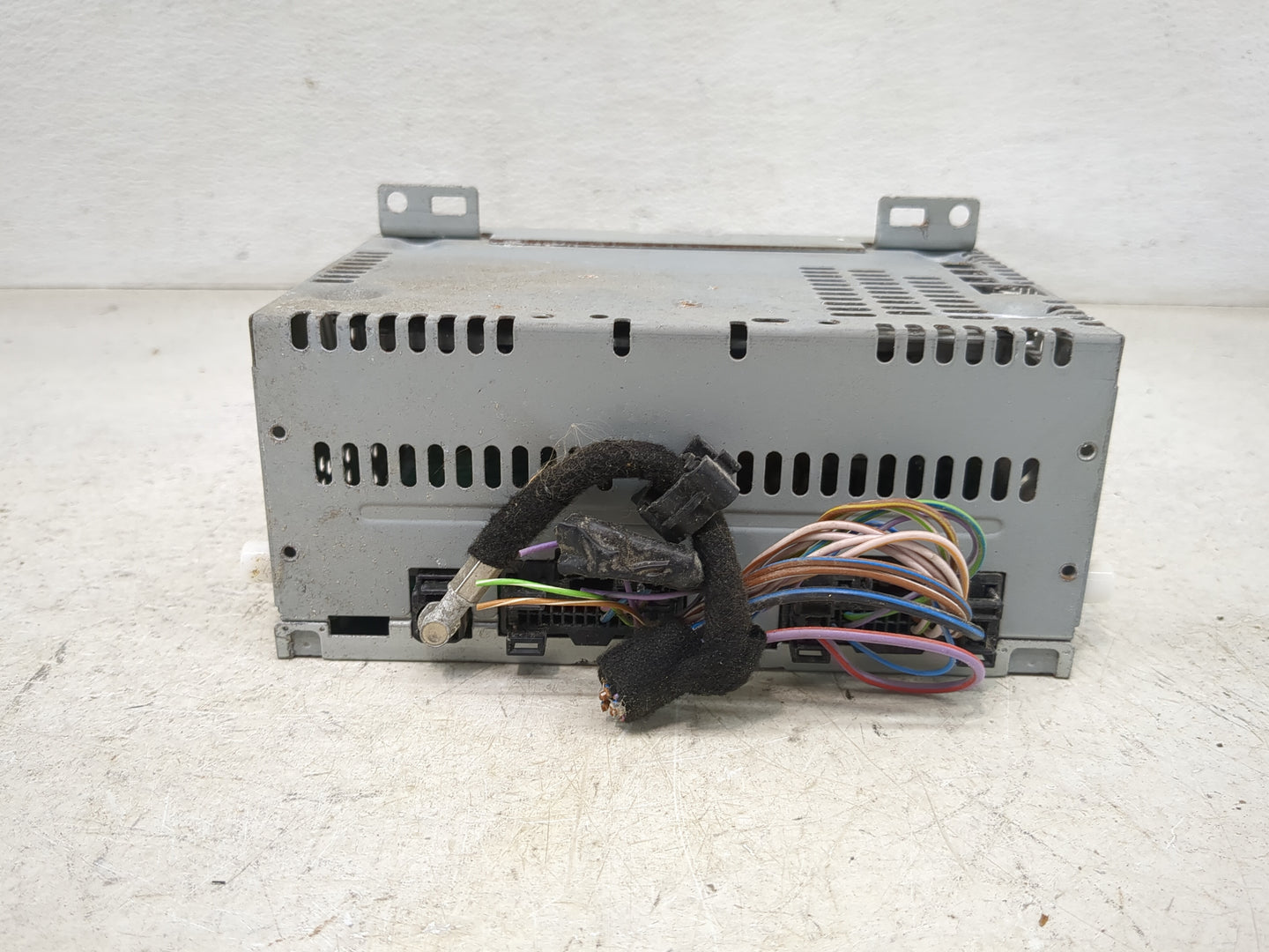 2019 Transit-250 Radio AM FM Cd Player Receiver Replacement Fits Fits 2017 2018 OEM Used Auto Parts - Oemusedautoparts1.com