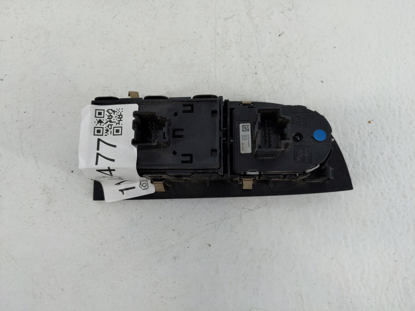2017 Alfa Romeo Giulia Master Power Window Switch Replacement Driver Side Left P/N:01561494080 Fits OEM Used Auto Parts - Oe